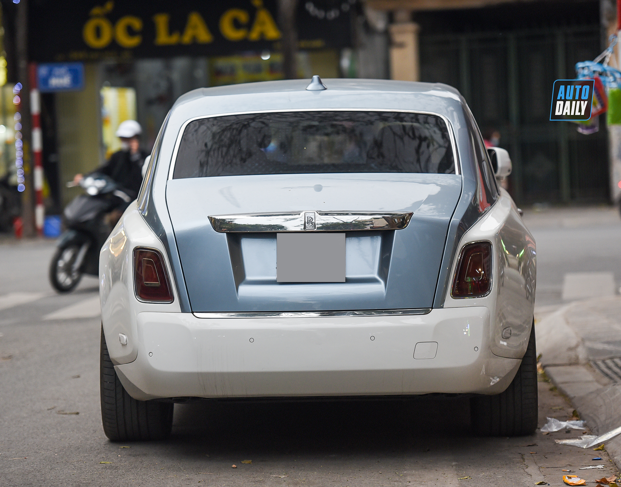 Siêu phẩm Rolls-Royce Phantom VIII 2 màu độc đáo trên phố Hà Nội dsc-2287-copy.jpg