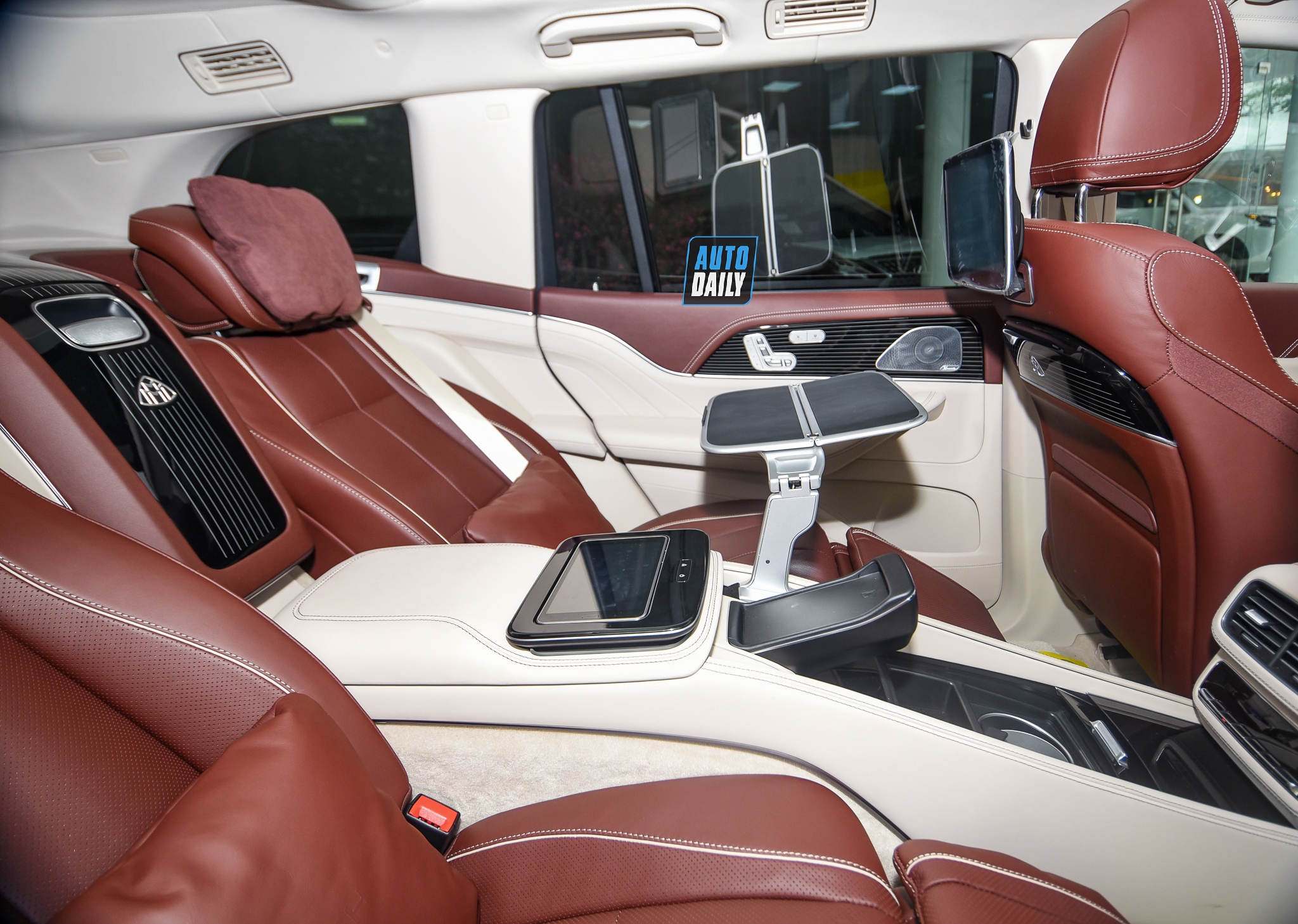 Thêm ảnh Mercedes-Maybach GLS600 2021 đầu tiên về Việt Nam 21.jpg