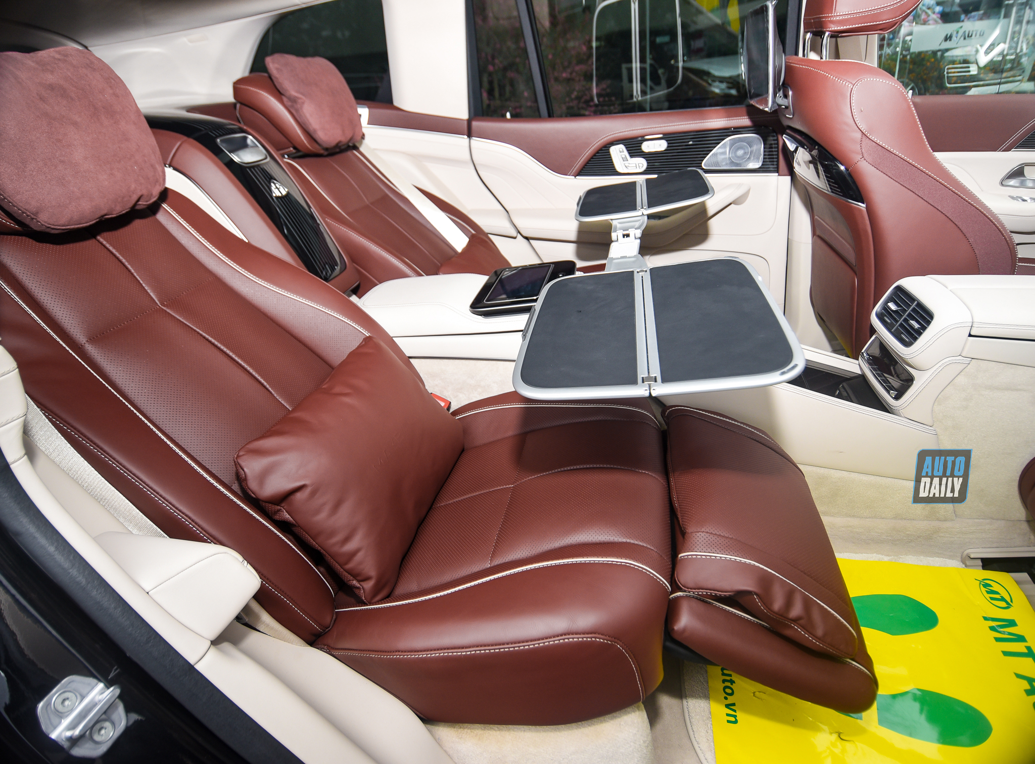 Thêm ảnh Mercedes-Maybach GLS600 2021 đầu tiên về Việt Nam 30.jpg