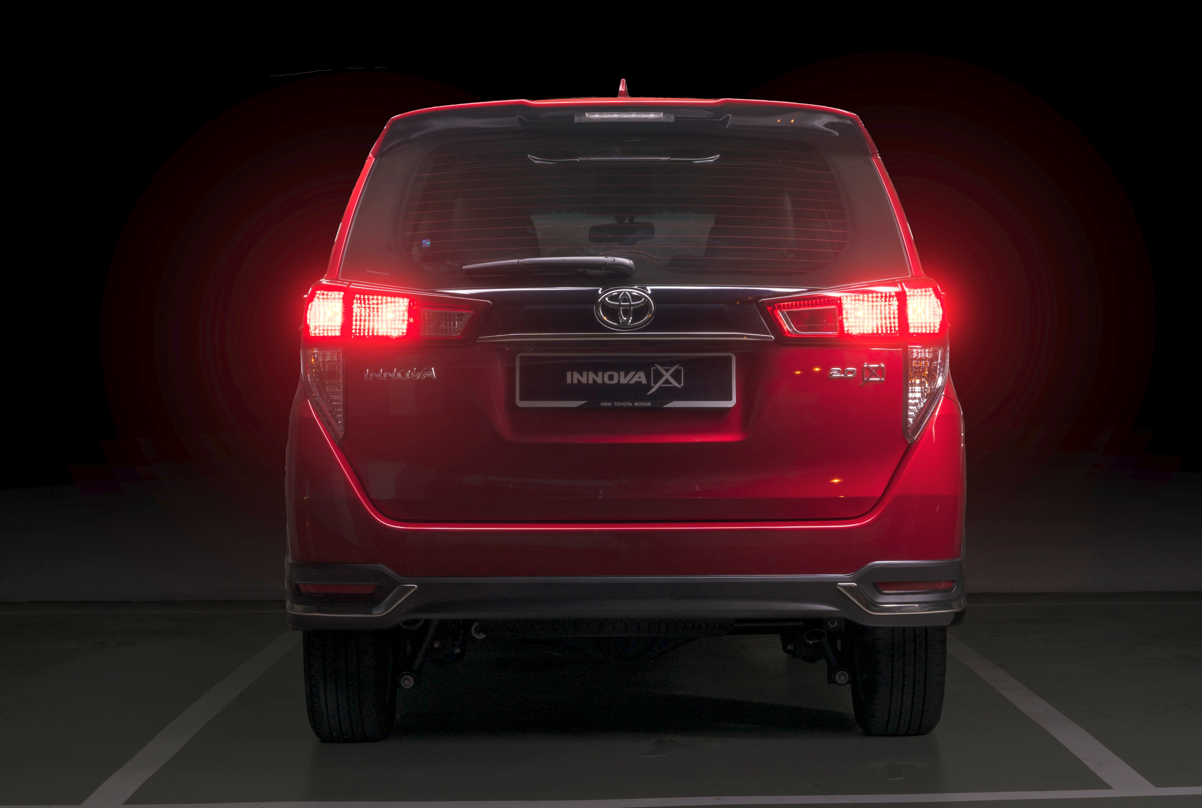 Toyota Innova 2021 ra mắt tại Malaysia, giá từ 27.570 USD 2021-toyota-innova-04.jpg