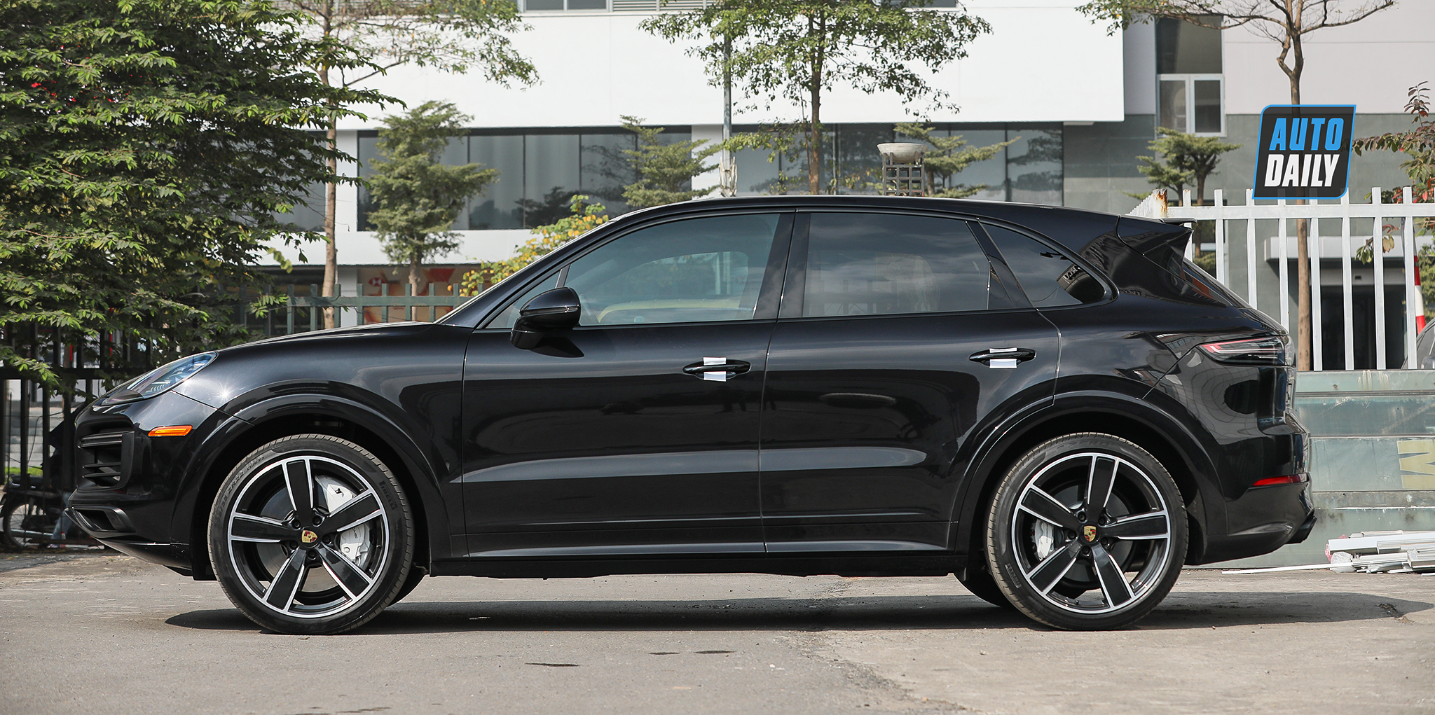 Ảnh chi tiết Porsche Cayenne Turbo 2020 nhập Mỹ hơn 10 tỷ đồng 6.jpg