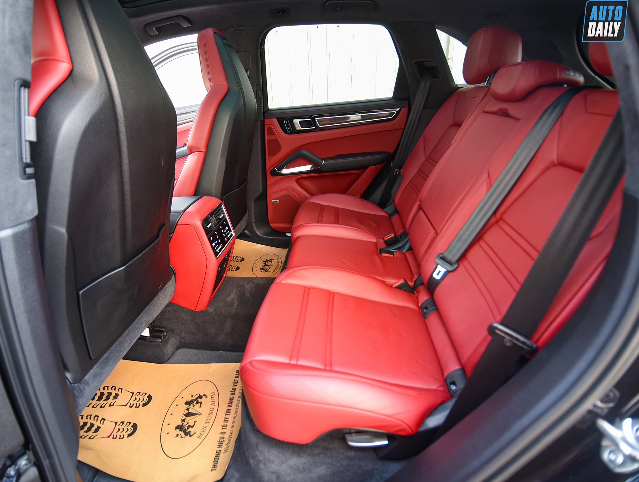 Ảnh chi tiết Porsche Cayenne Turbo 2020 nhập Mỹ hơn 10 tỷ đồng dsc-4250-copy.jpg