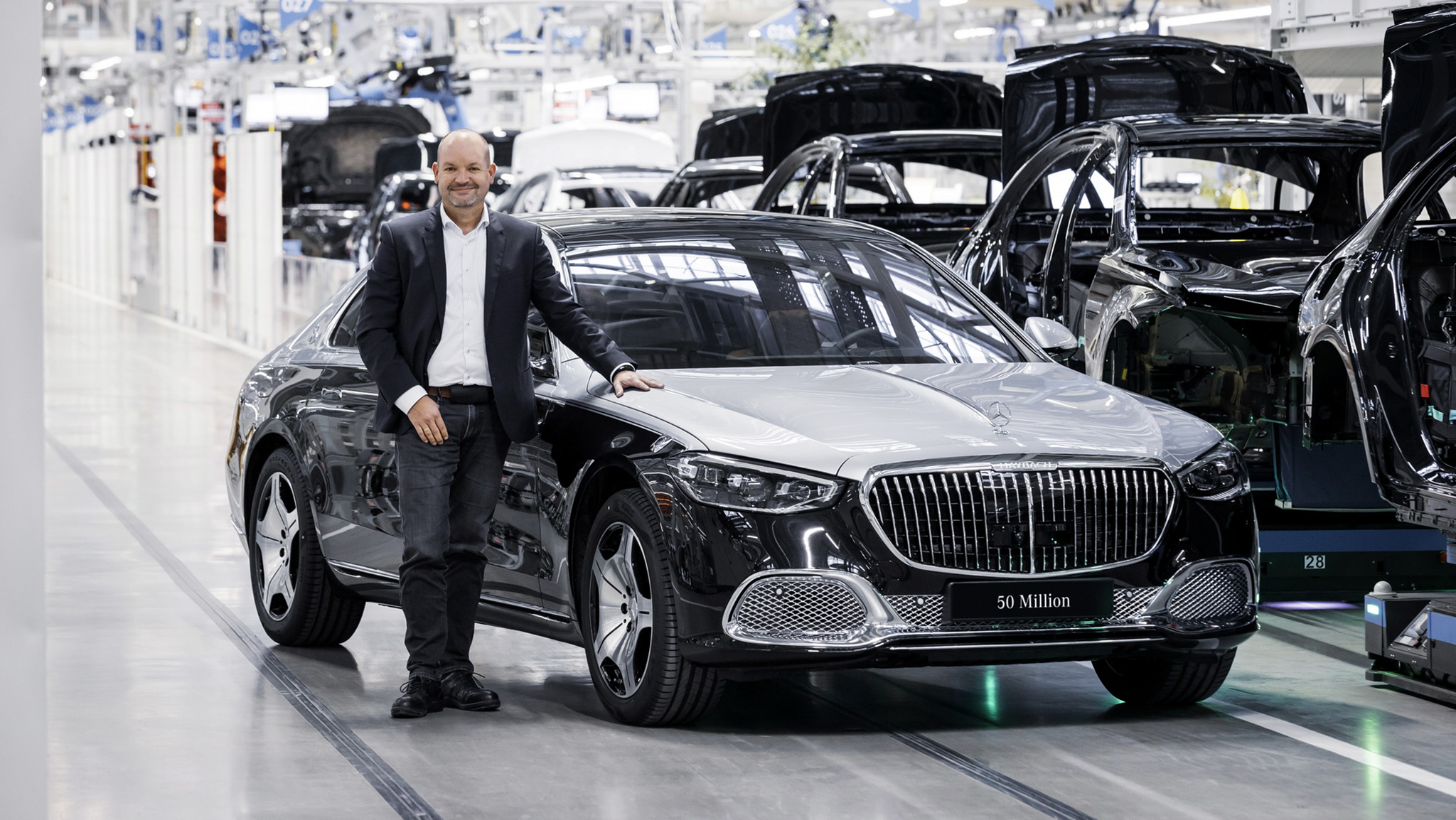 Chiếc Mercedes thứ 50 triệu xuất xưởng là Maybach S-Class 2021-mercedes-maybach-s-class-50-million-car-production-milestone-6.jpg