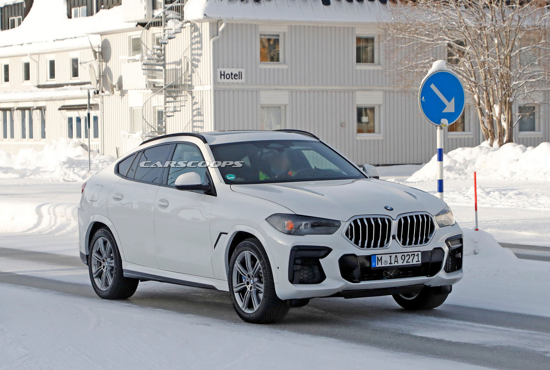 BMW X6 2022 lộ nội thất với màn hình cong như iX 2023-bmw-x6-7.jpg