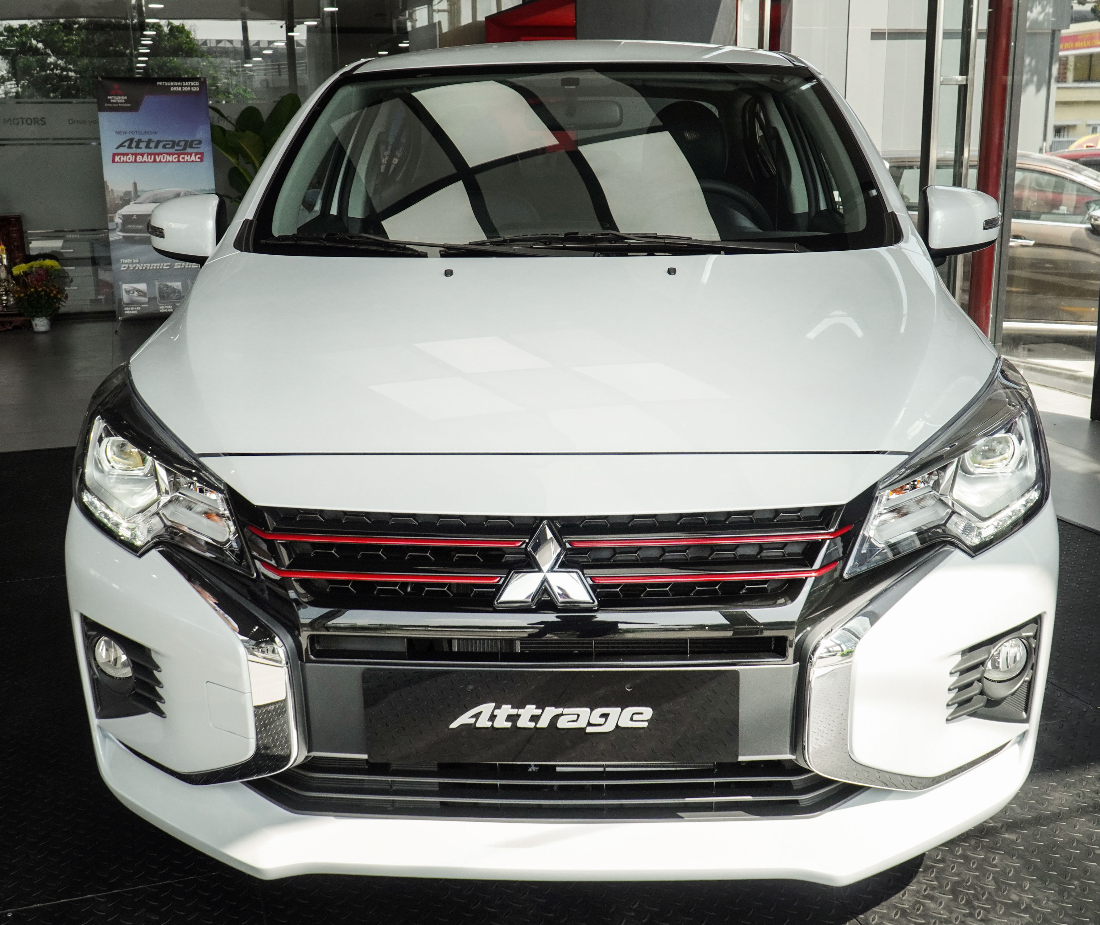 Mitsubishi Attrage CVT Premium 2021 ra mắt, giá 485 triệu đồng attrage-2020-trang-ngoai-that-3.jpg