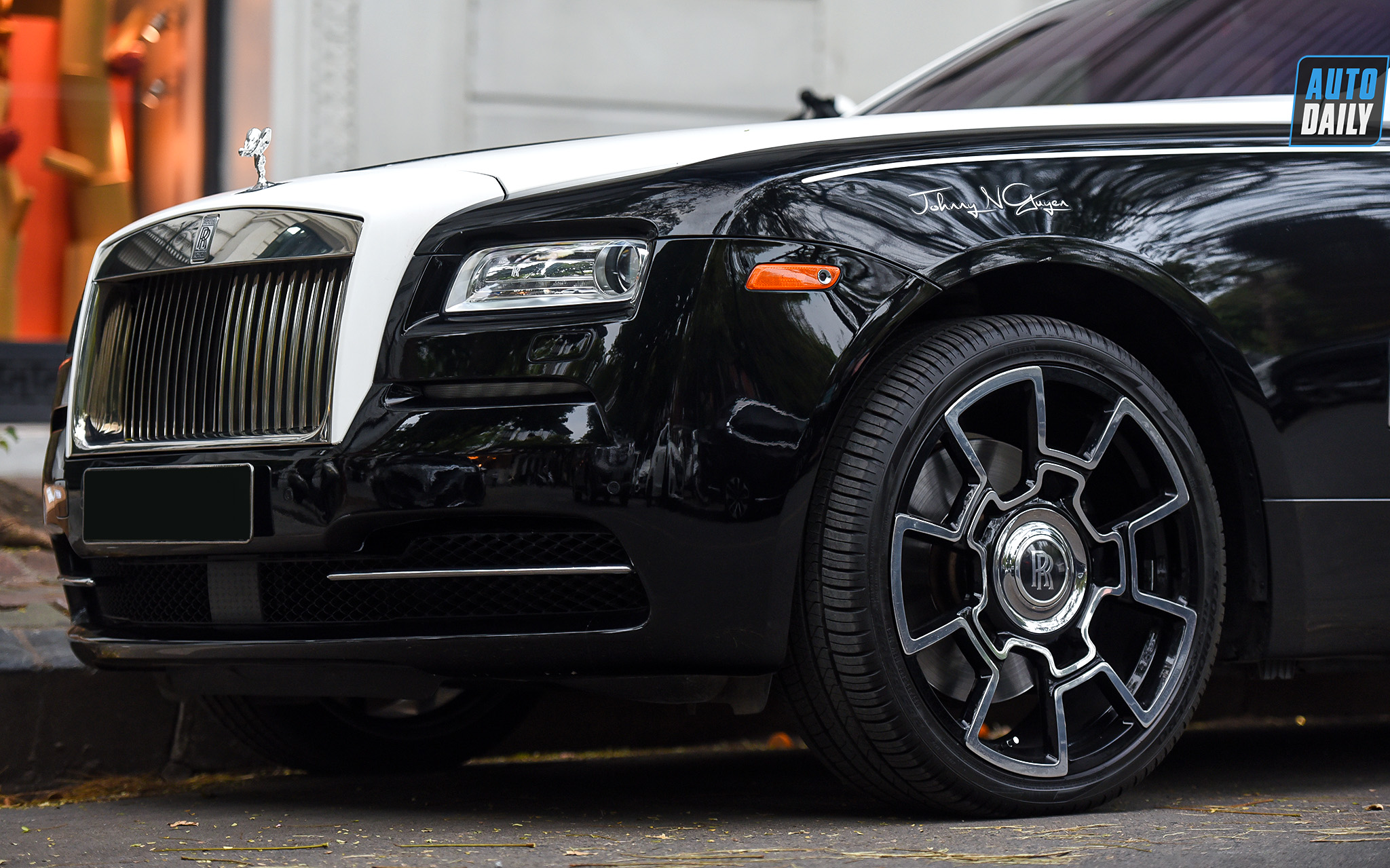 Rolls-Royce Wraith của Hoa hậu Thu Ngân được độ ấn tượng rr-hoa-hau-5.jpg