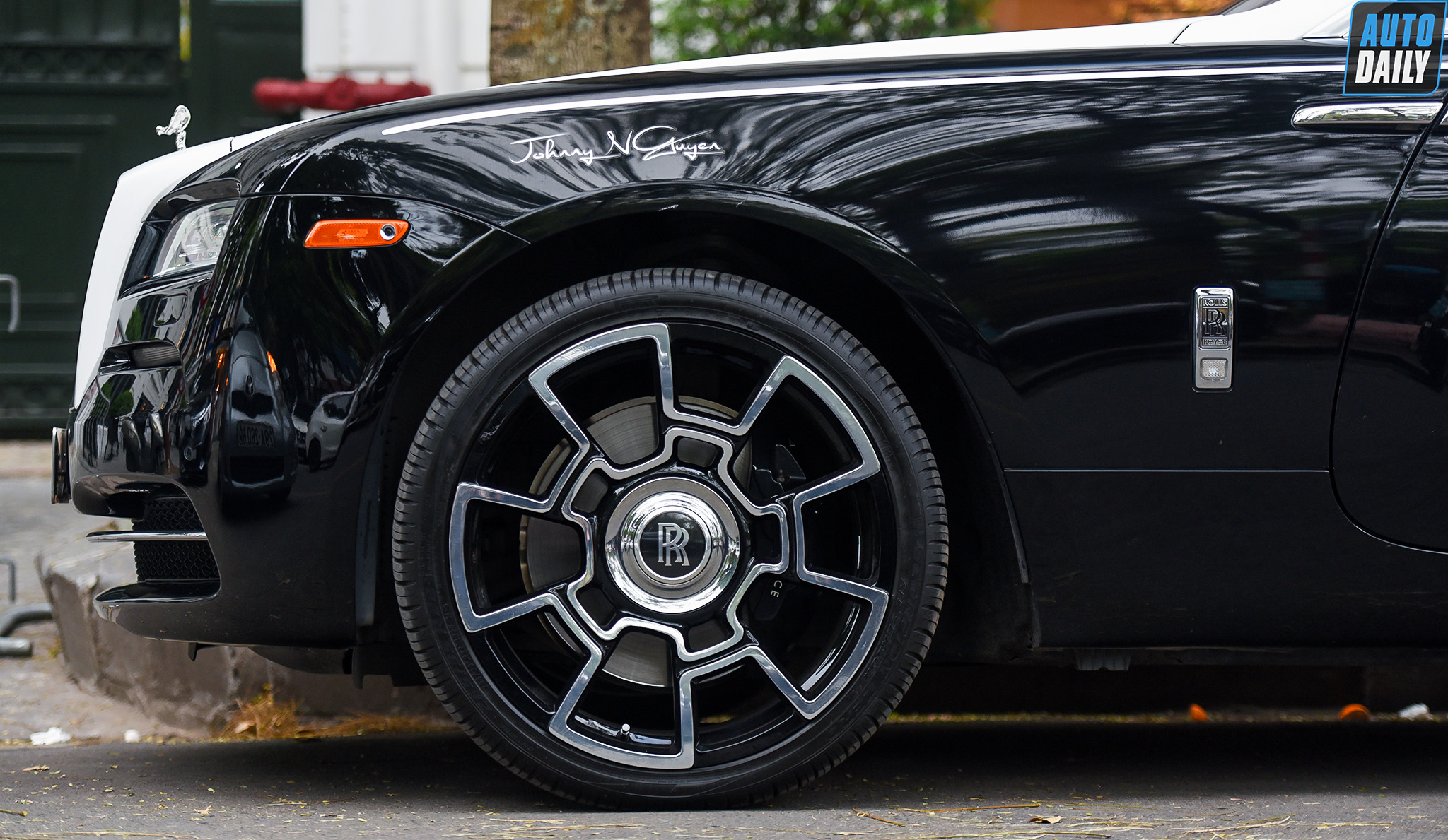 Rolls-Royce Wraith của Hoa hậu Thu Ngân được độ ấn tượng rr-hoa-hau-7.jpg