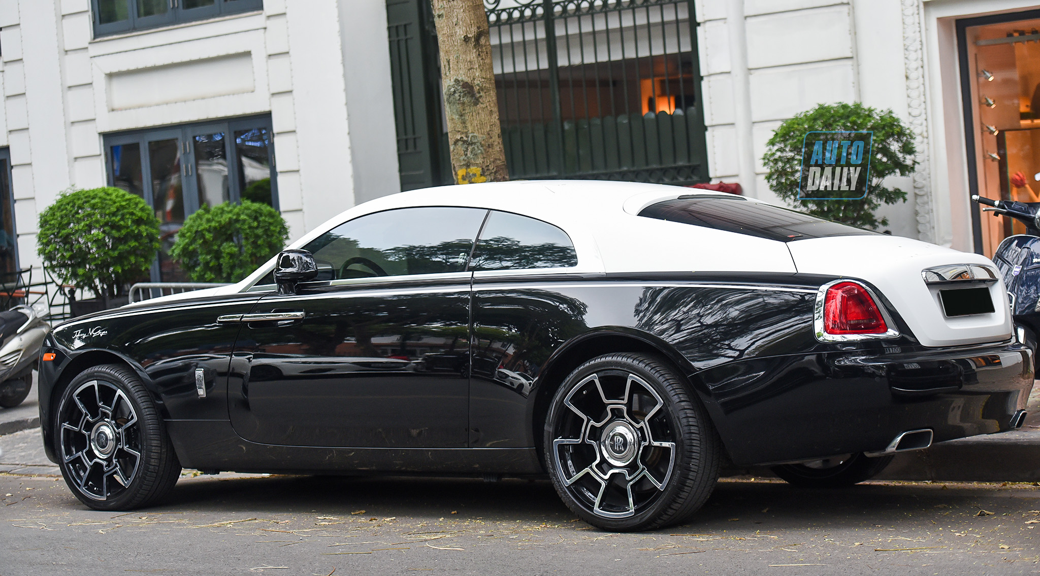 Rolls-Royce Wraith của Hoa hậu Thu Ngân được độ ấn tượng rr-hoa-hau-9.jpg
