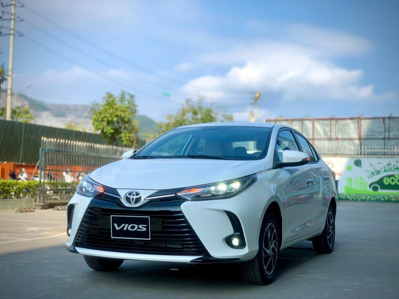 Toyota Vios 2021 về đại lý, quyết đấu Honda City 2021