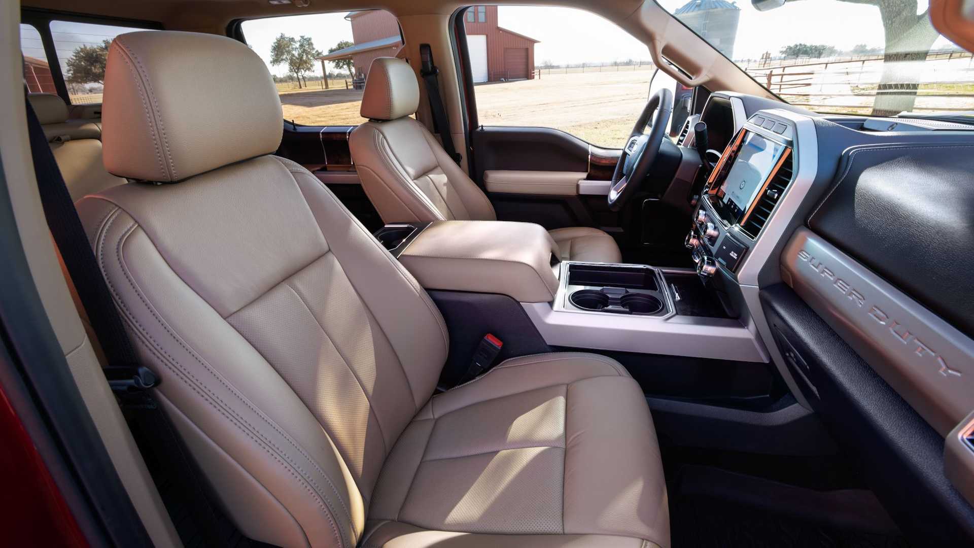 2022-ford-super-duty-interior-1.jpg