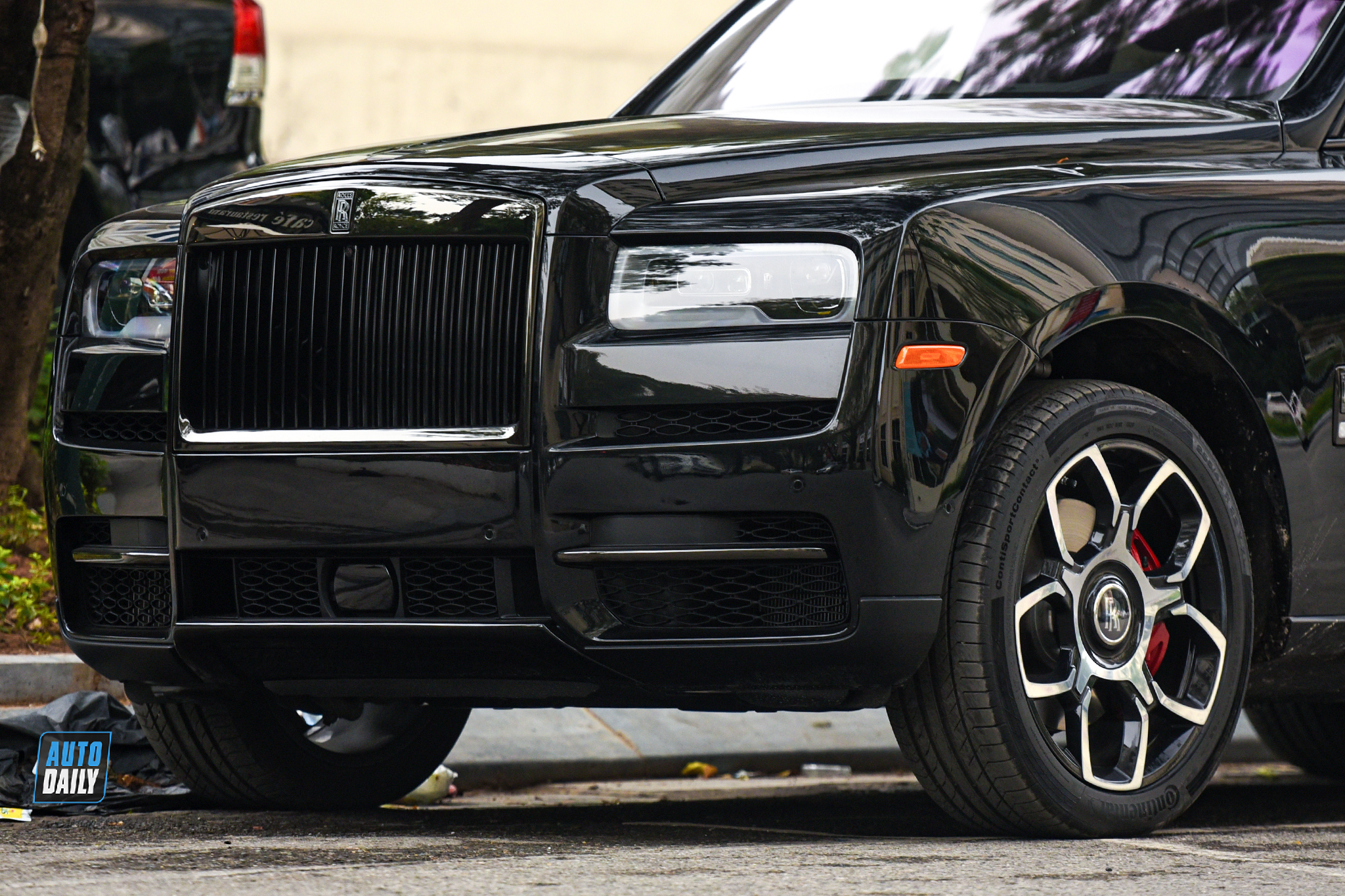 Rolls-Royce Cullinan Black Badge hơn 40 tỷ thứ 2 về Việt Nam 6.jpg