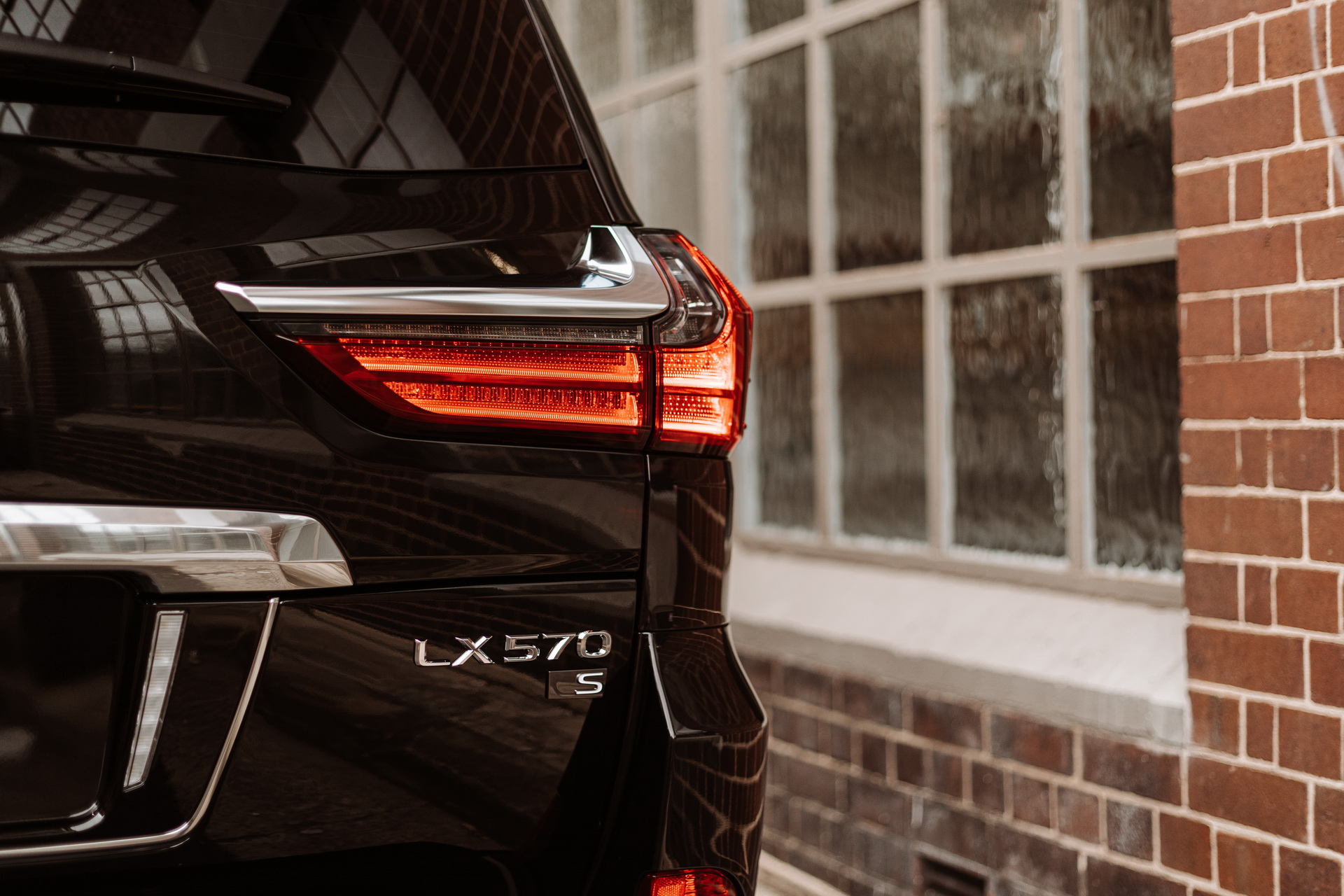 Lexus LX 570 S 2021 có giá khởi điểm từ 129.483 USD 2021-lexus-lx-570-s-australia-8.jpg