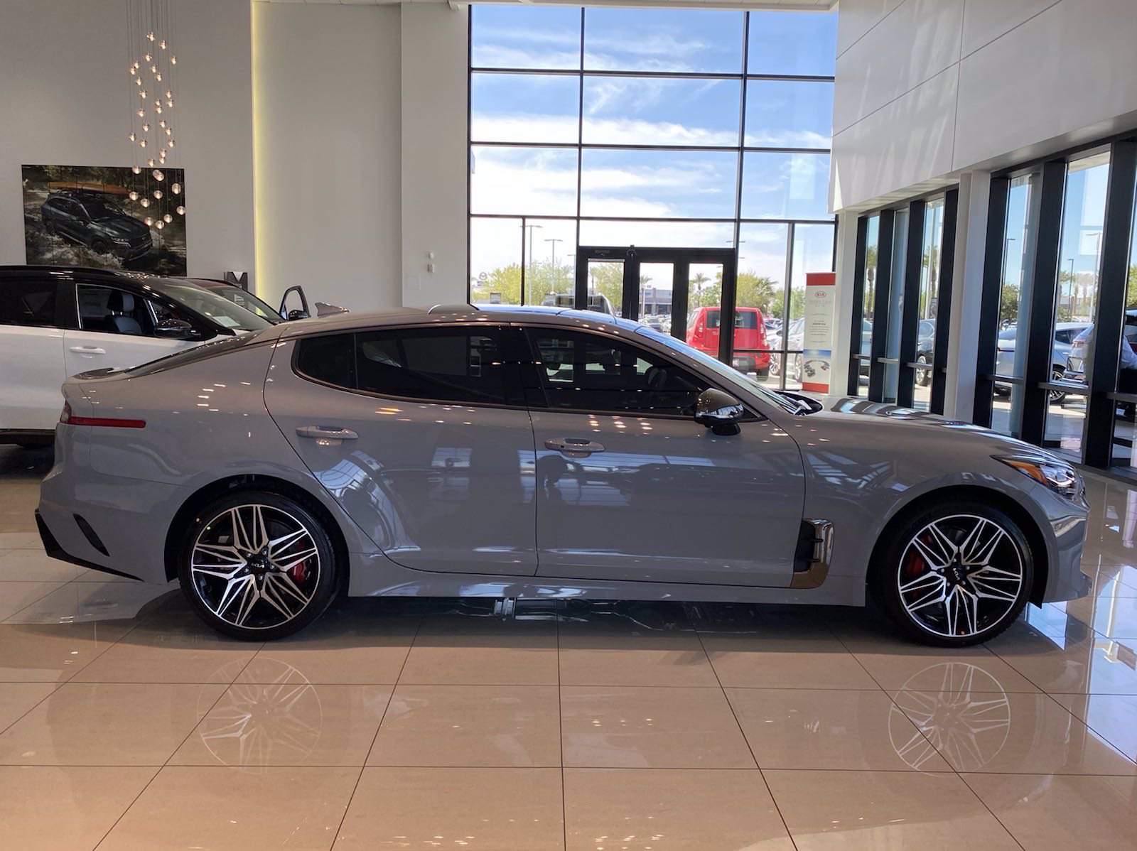 Ảnh thực tế Kia Stinger 2022 tại đại lý 2022-kia-stinger-21.jpg