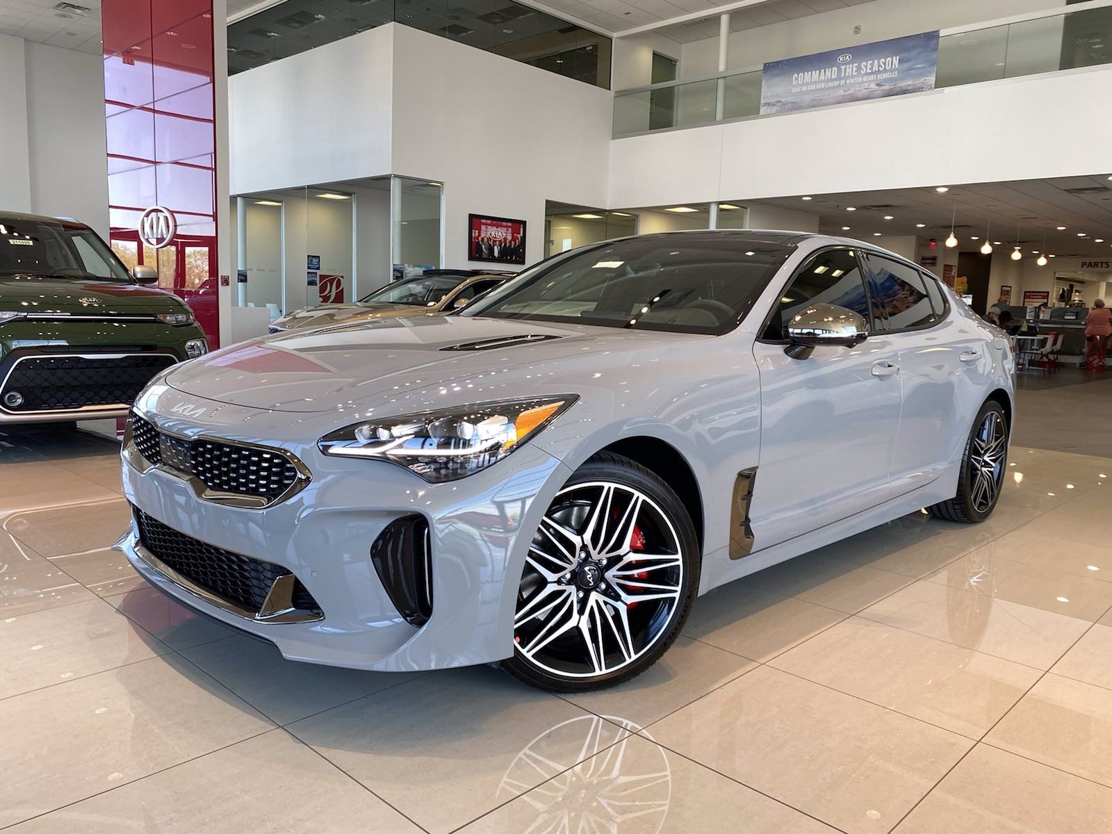 Ảnh thực tế Kia Stinger 2022 tại đại lý 2022-kia-stinger-3-1.jpg