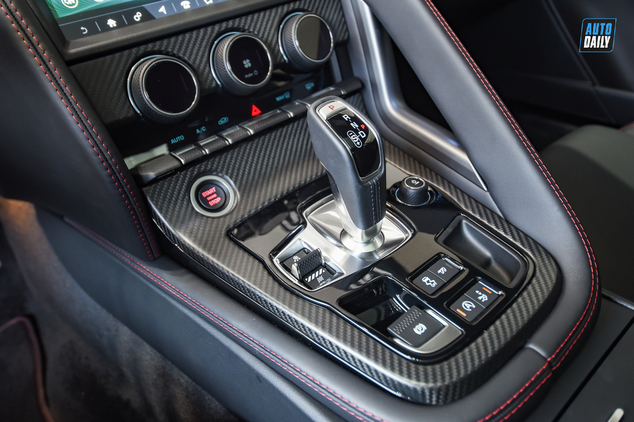 Ảnh chi tiết Jaguar F-Type P380 R-Dynamic 2021 giá 7,235 tỷ đồng 16.jpg