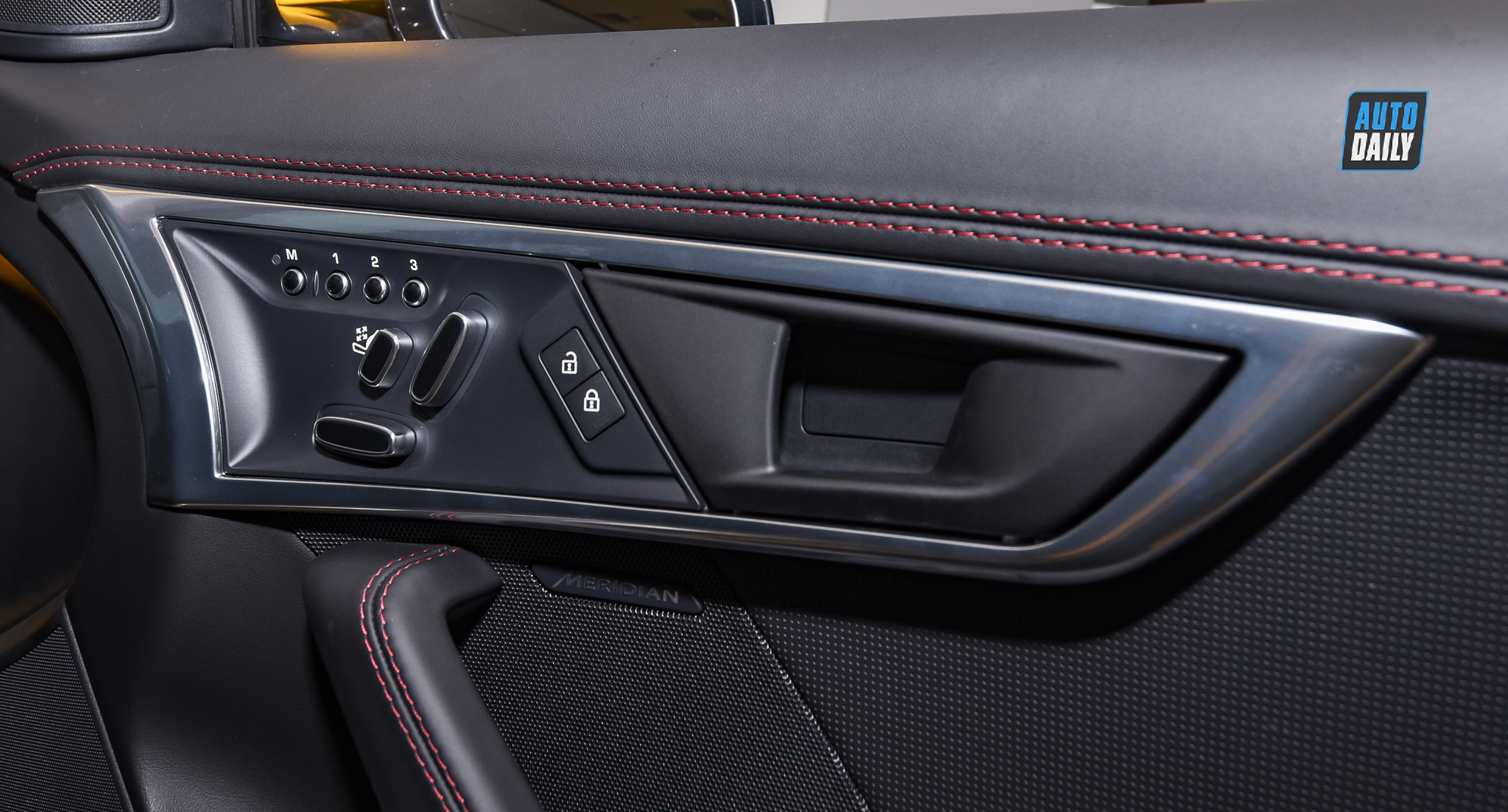 Ảnh chi tiết Jaguar F-Type P380 R-Dynamic 2021 giá 7,235 tỷ đồng 23.jpg