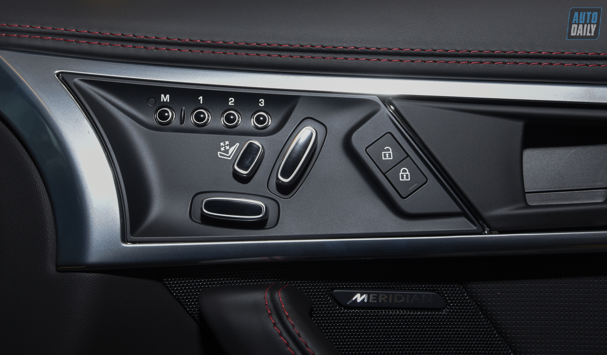 Ảnh chi tiết Jaguar F-Type P380 R-Dynamic 2021 giá 7,235 tỷ đồng 24.jpg