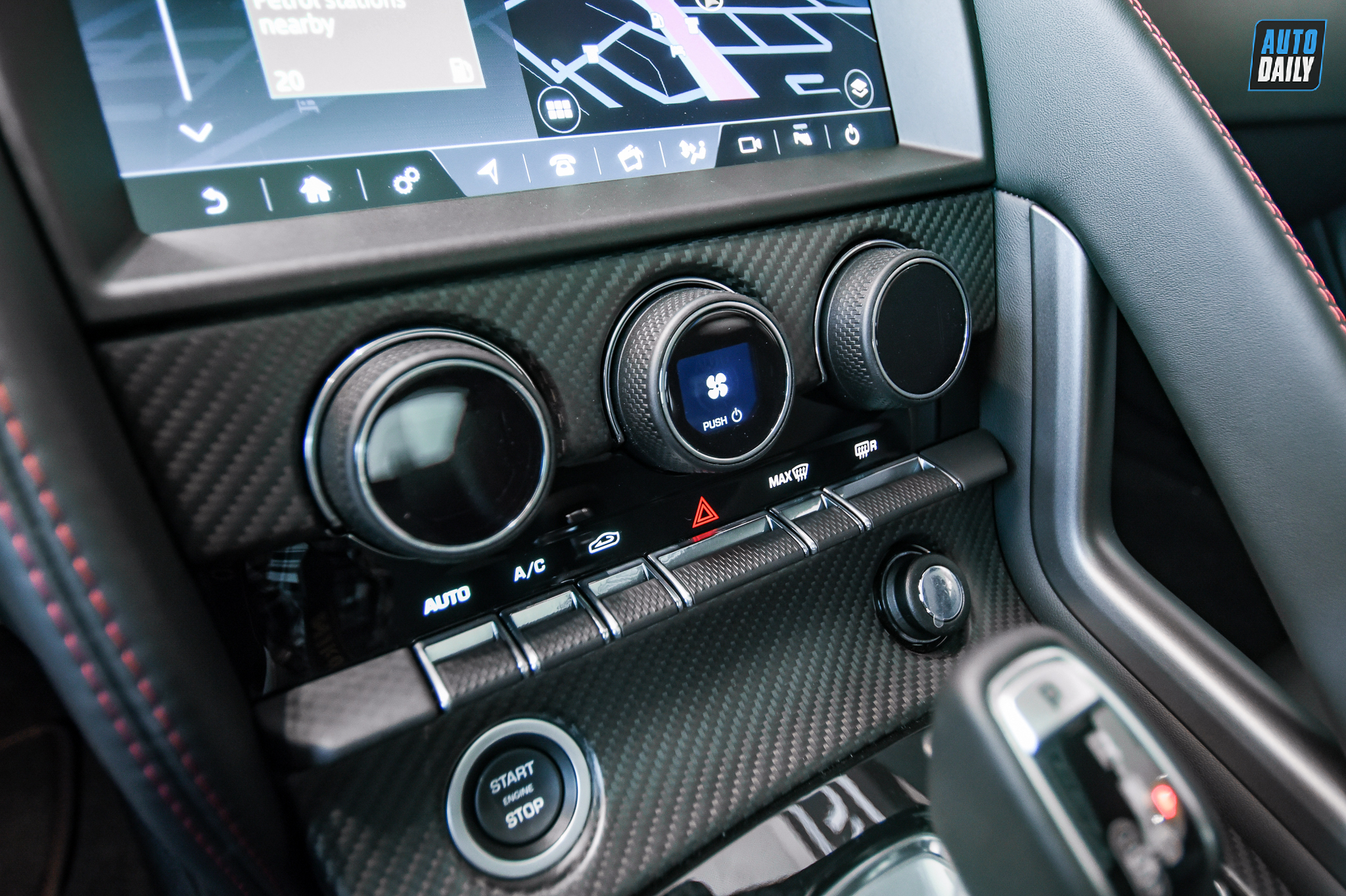 Ảnh chi tiết Jaguar F-Type P380 R-Dynamic 2021 giá 7,235 tỷ đồng 9.jpg