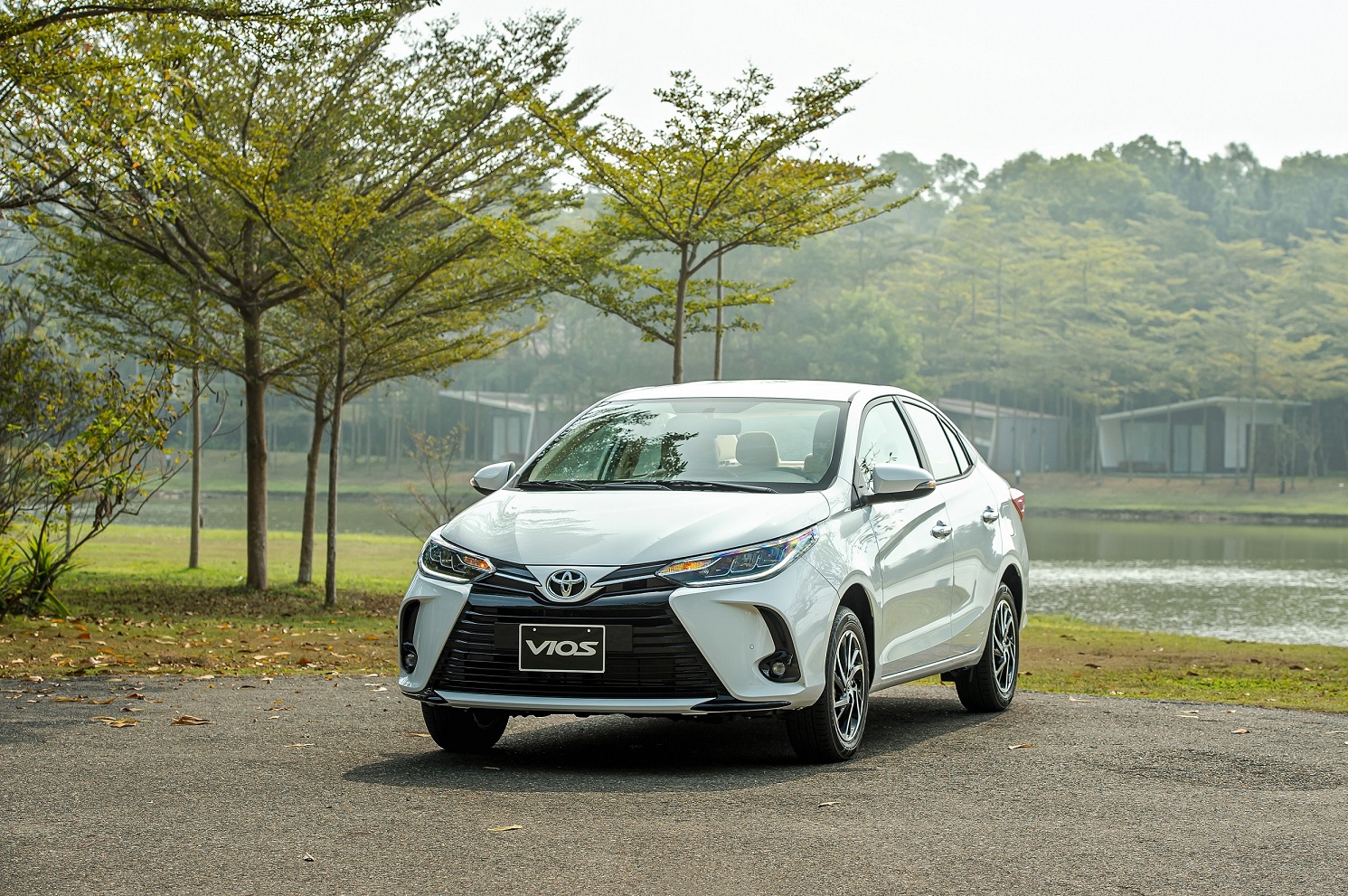 Triển lãm giới thiệu Toyota Vios phiên bản mới sắp diễn ra tại TP.HCM toyota-vios-white-4.jpg