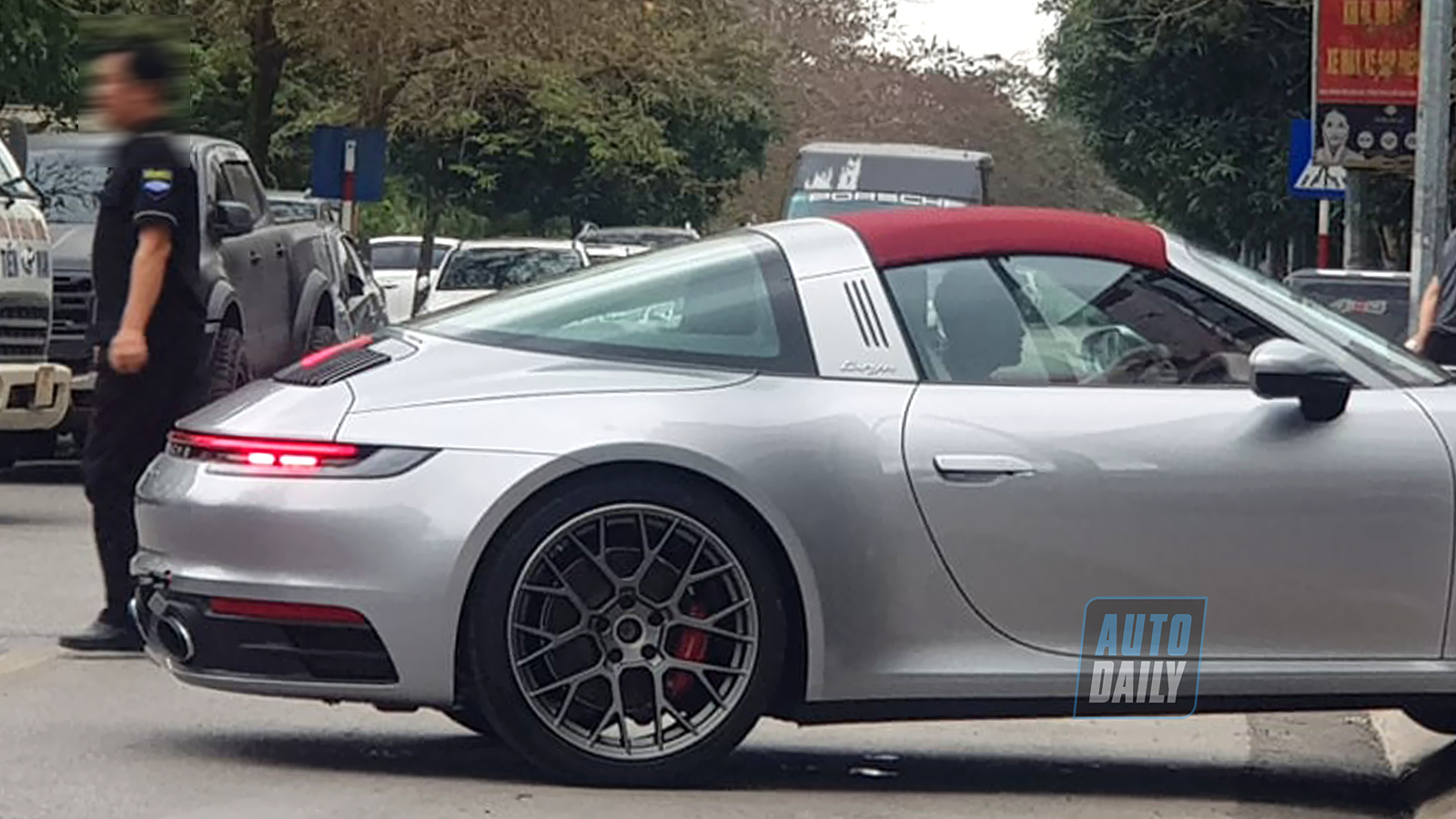 Porsche 911 Targa 2021 đầu tiên về Việt Nam, bản 4S giá từ 9,17 tỷ 911.jpg