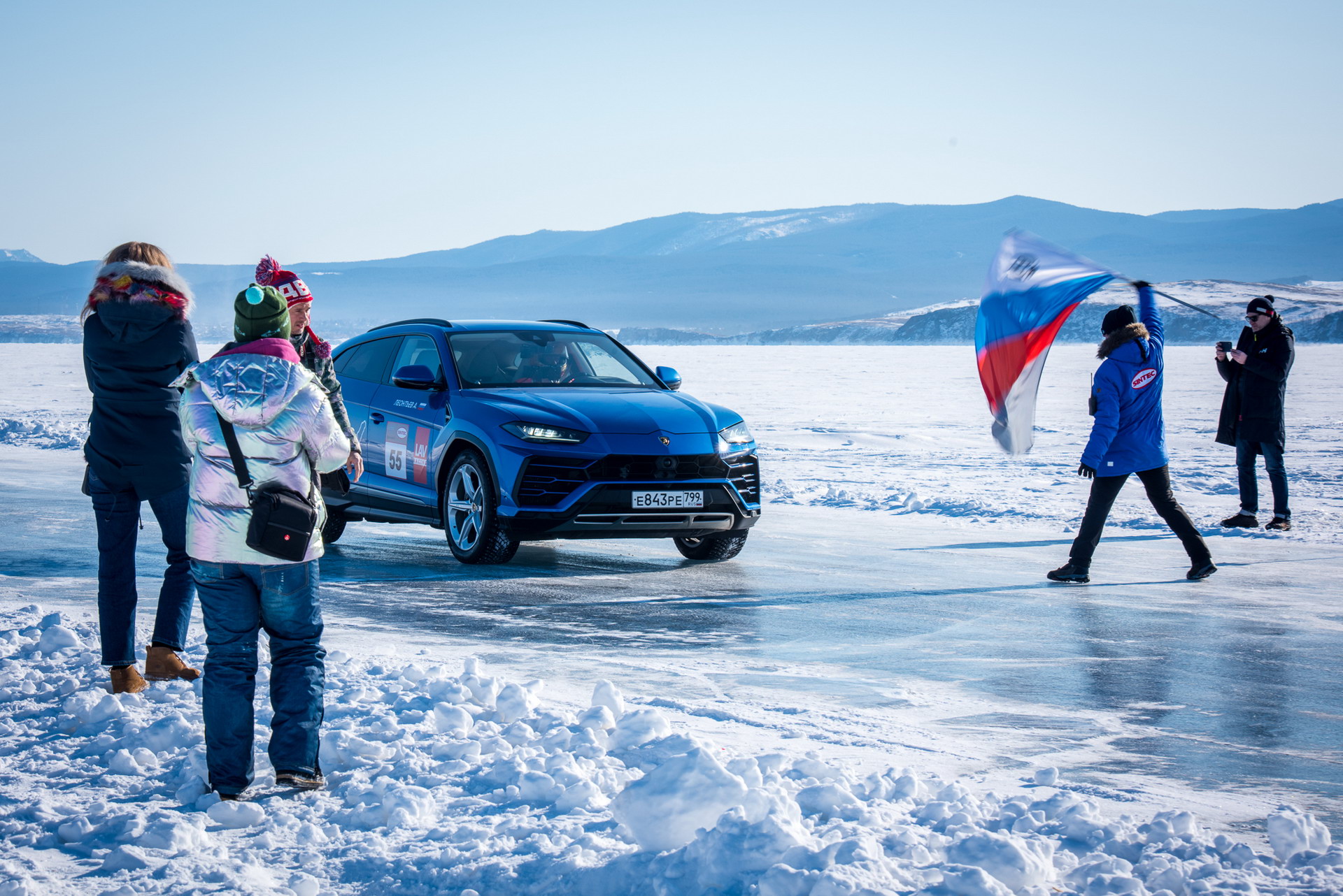 Lamborghini Urus lập kỷ lục tốc độ trên Băng lamborghini-urus-lake-baikal-russia-record-ice-3.jpg