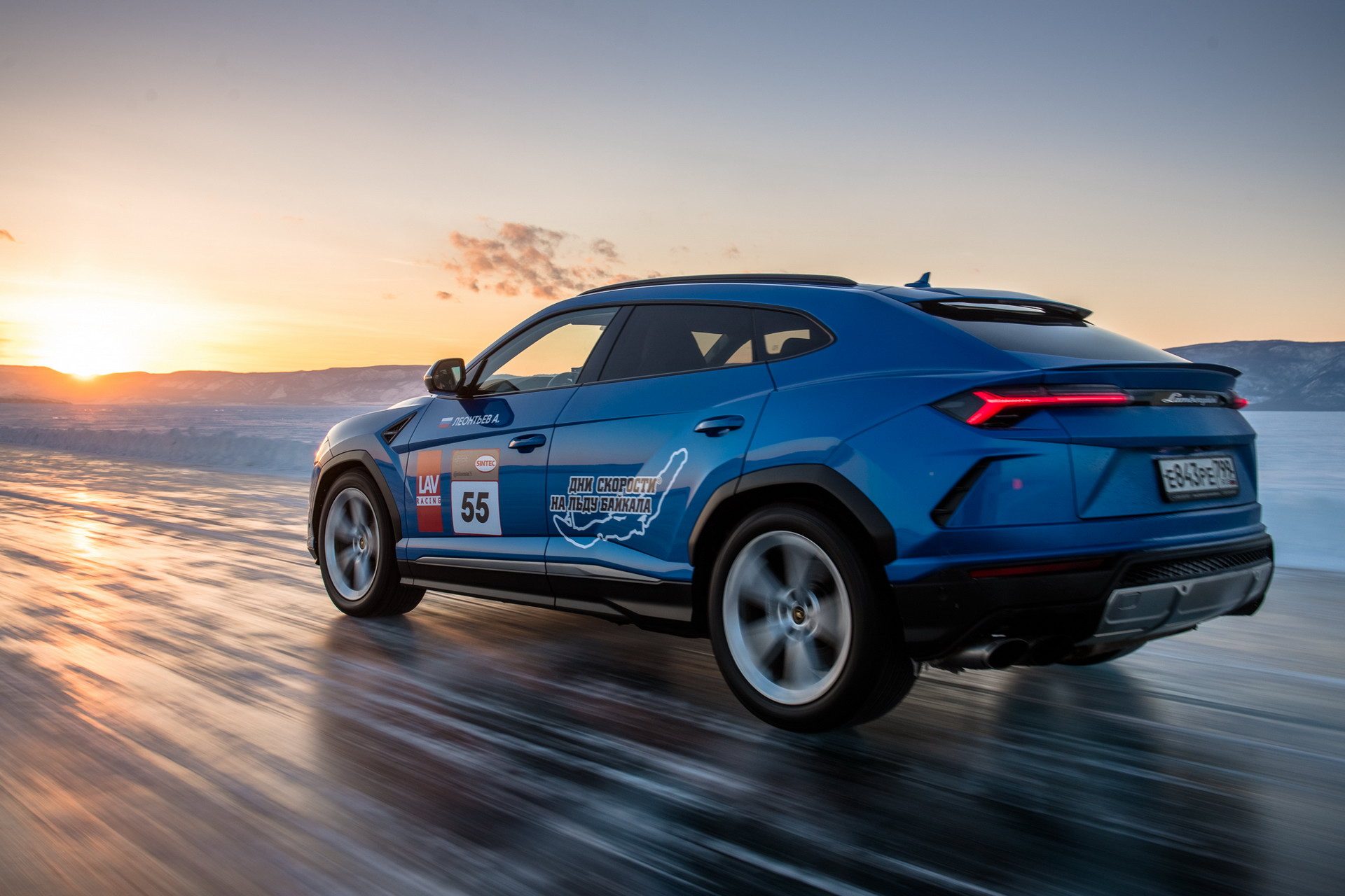 Lamborghini Urus lập kỷ lục tốc độ trên Băng lamborghini-urus-lake-baikal-russia-record-ice-6.jpg