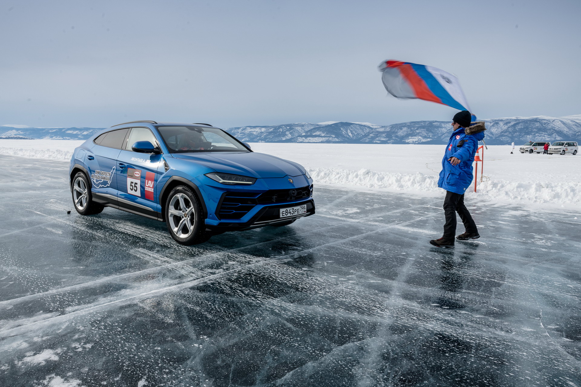 Lamborghini Urus lập kỷ lục tốc độ trên Băng lamborghini-urus-lake-baikal-russia-record-ice-8.jpg