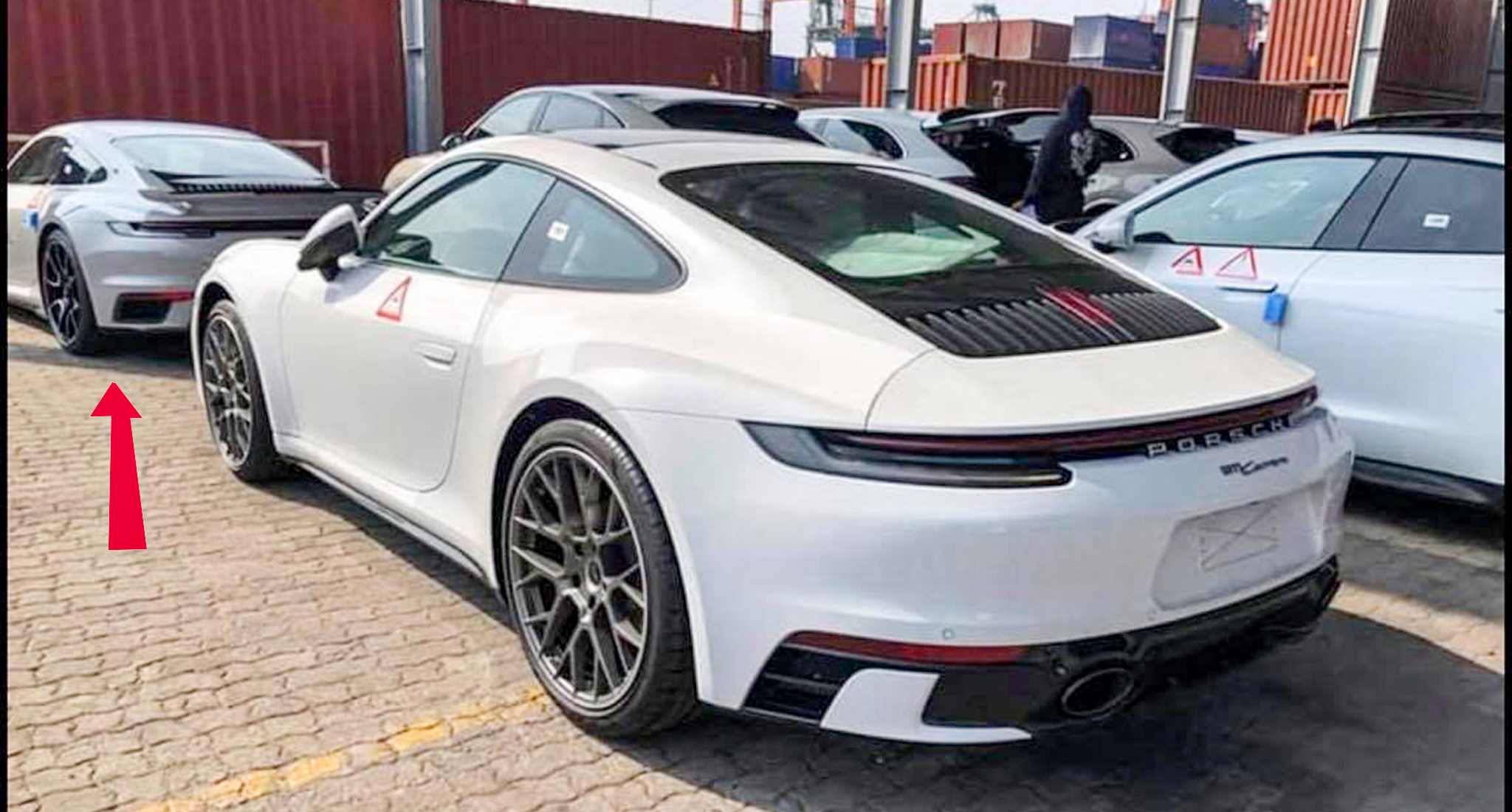 Porsche 911 992 Turbo S đầu tiên về Việt Nam, giá hơn 15 tỷ 154620499-245262447215105-3705831843056687759-n.jpg