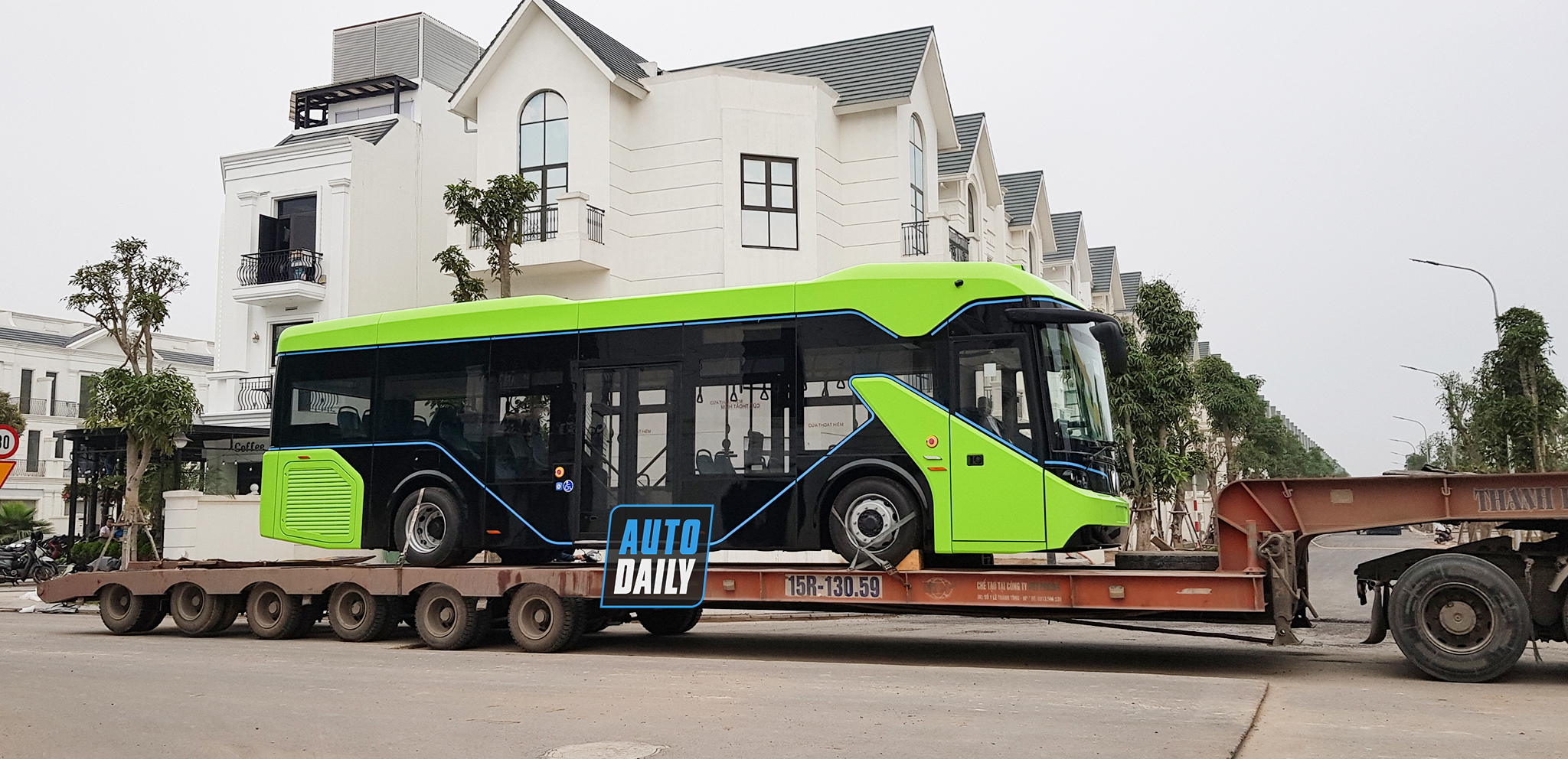 Chùm ảnh loạt xe Bus điện VinFast có mặt tại Hà Nội, sẵn
