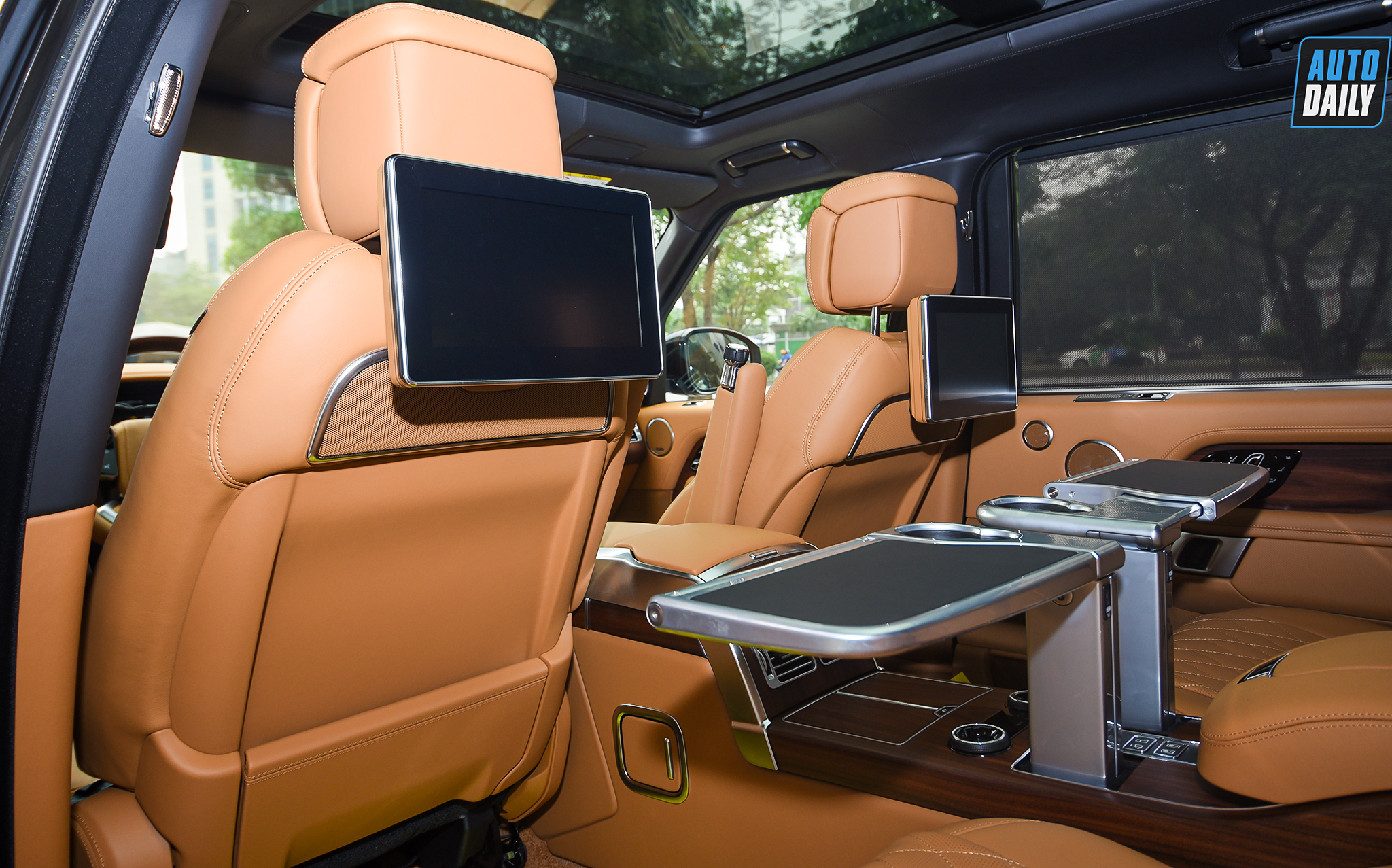 Range Rover SVAutobiography 2021 giá khoảng 13 tỷ tại Việt Nam 32.jpg