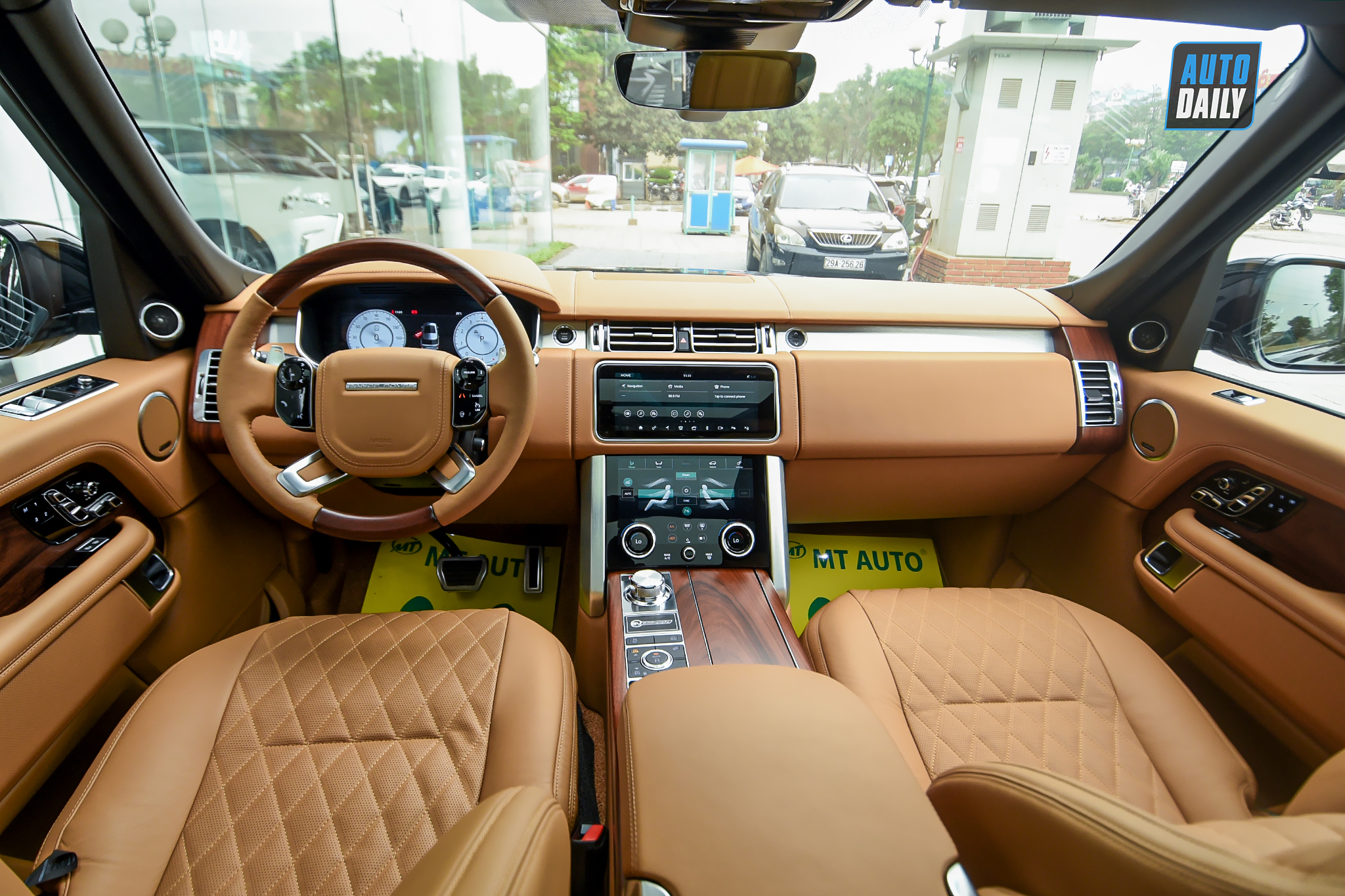 Range Rover SVAutobiography 2021 giá khoảng 13 tỷ tại Việt Nam 9.jpg