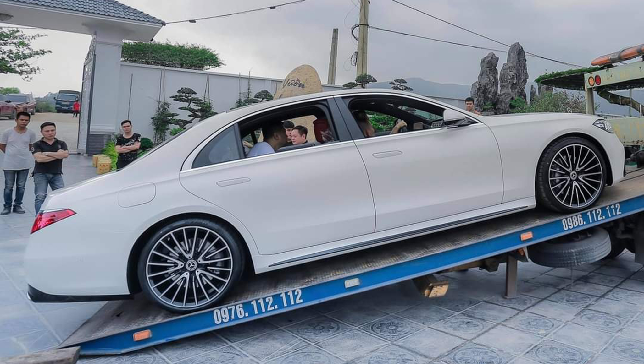 Đại gia Quảng Ninh tậu Mercedes-Benz S500 2021 đầu tiên tại Việt Nam 170526341-1932811466866641-5144677537939696582-n.jpg
