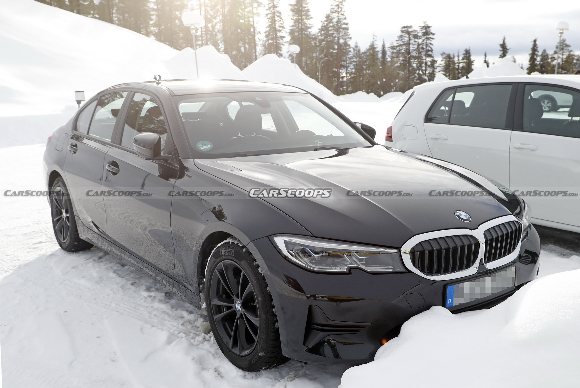 BMW 3-Series nâng cấp lộ nội thất mới với màn hình cong 2022-bmw-3-series-facelift-scoop-03.jpg
