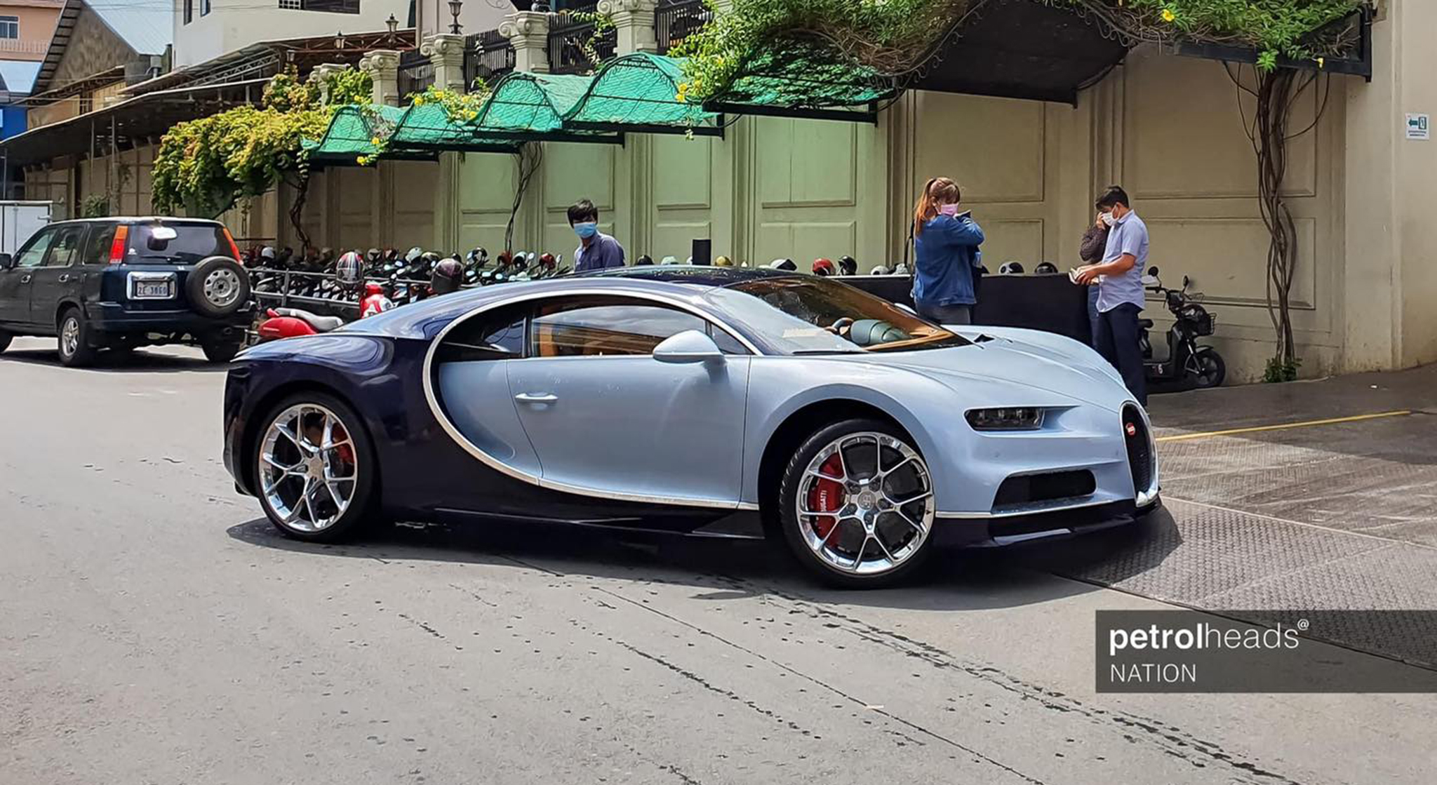 Bugatti Chiron thứ 3 về Campuchia, Việt Nam vẫn chưa có chiếc nào