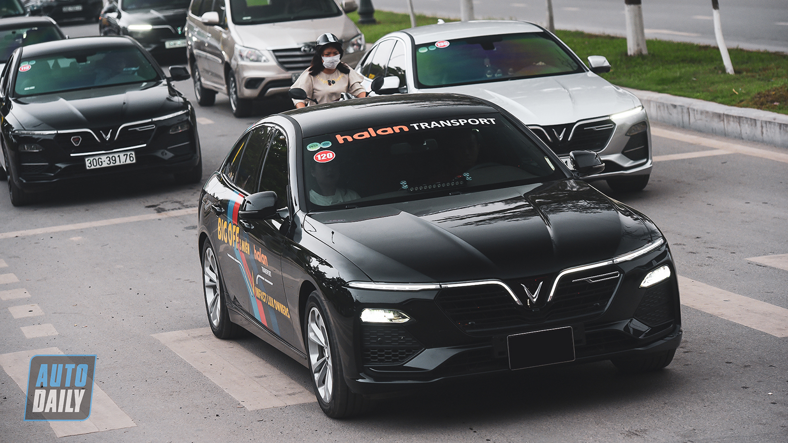Sedan tầm giá 1 tỷ, VinFast Lux A tiếp tục dẫn đầu trong tháng 3