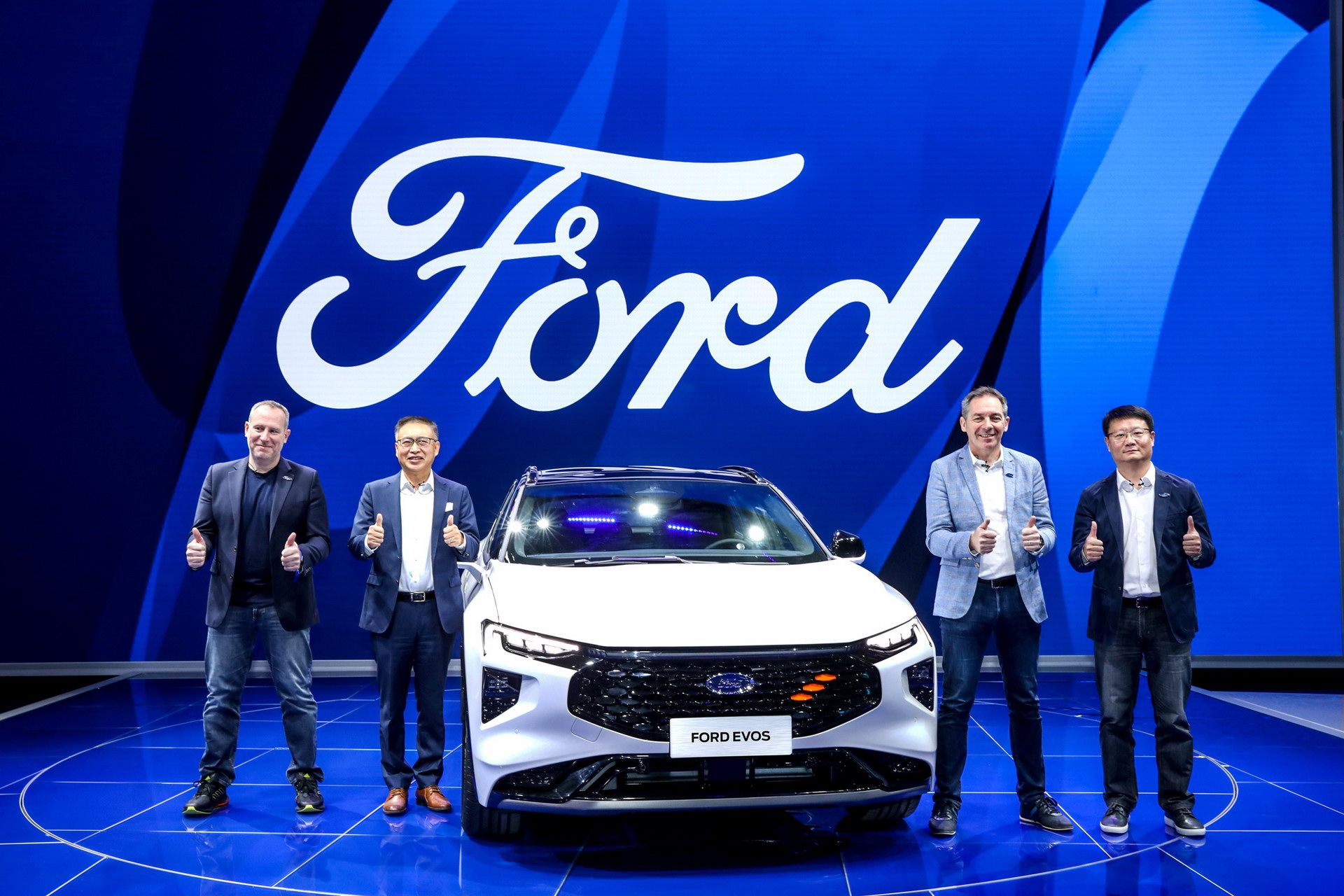Ford Evos 2021 ra mắt với màn hình khổng lồ 1,1 mét 2021-ford-evos-china-2.jpg