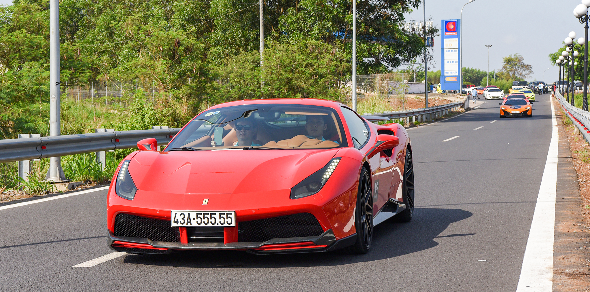 Ngắm dàn siêu xe khủng độc tại hành trình VietRally 2021 (P2) adt-8173-copy.jpg