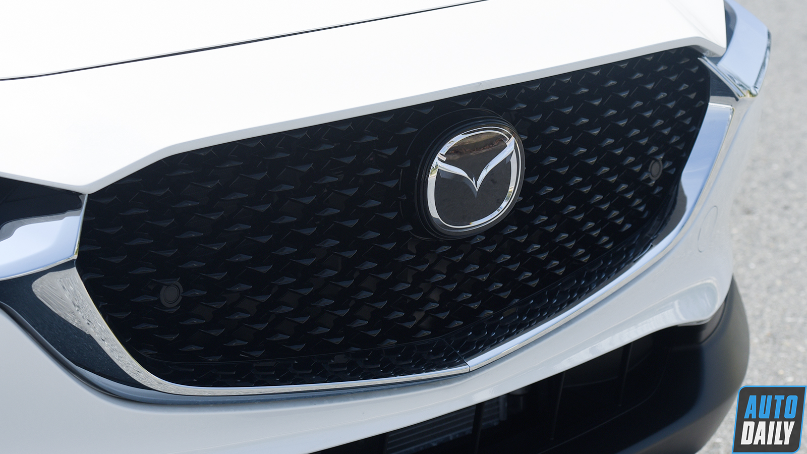 Hình ảnh chi tiết 2 phiên bản Mazda CX-30 vừa ra mắt tại Việt Nam