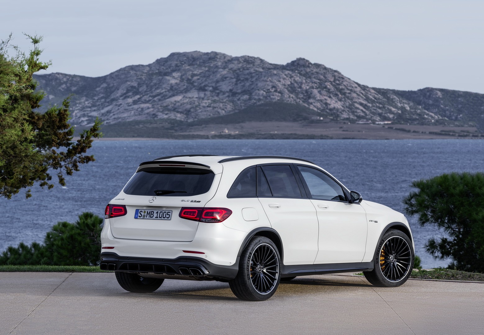 2022-mercedes-amg-glc-63-s-joins-us-range-with-503-hp-will-hit-60-mph-in-36s-3.jpg