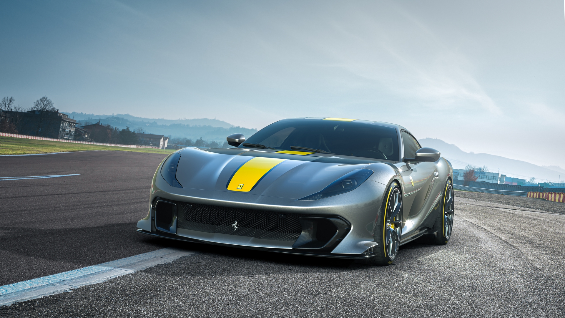 Ferrari%20812%20Competizione%20(3).jpg