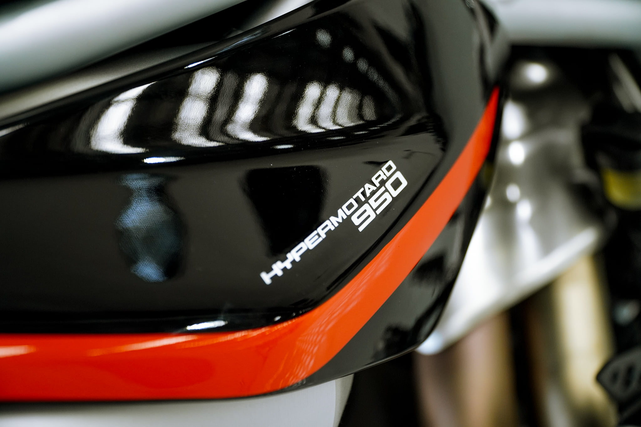 Ducati%20Hypermotard%20950%20RVE%20(3).jpg
