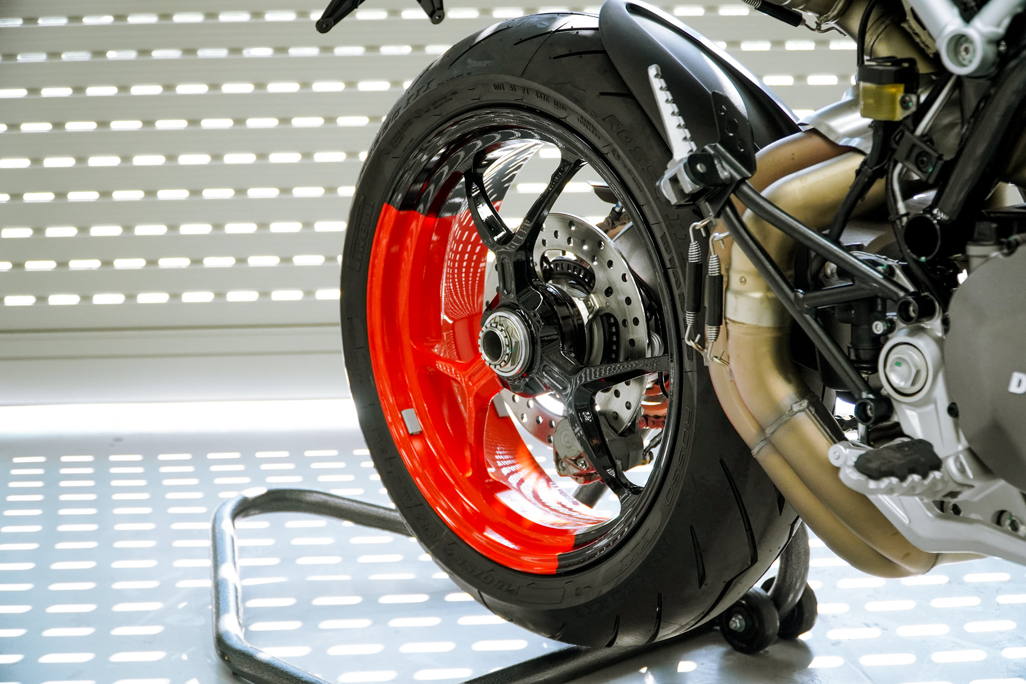 Ducati%20Hypermotard%20950%20RVE%20(6).jpg
