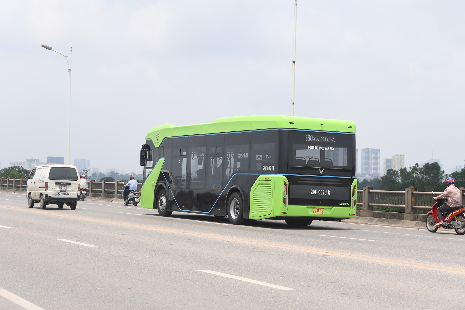Xe buýt điện thông minh VinBus chạy thử tuyến tại Hà Nội vinbus-10.JPG