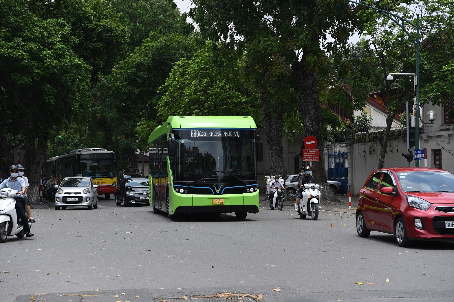Xe buýt điện thông minh VinBus chạy thử tuyến tại Hà Nội vinbus-4.JPG