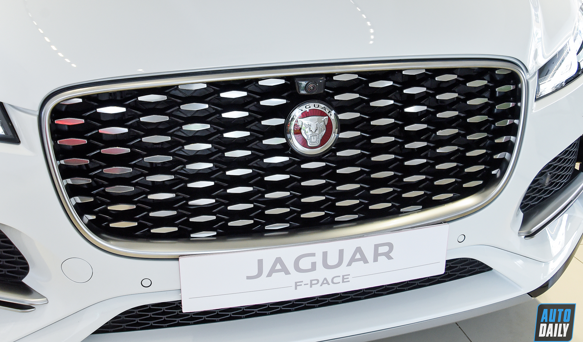 Jaguar, Jaguar F-Pace 2021, giá F-Pace 2021, giá Jaguar F-Pace 2021, ra mắt Jagaur, chi tiết Jaguar F-Pace 2021