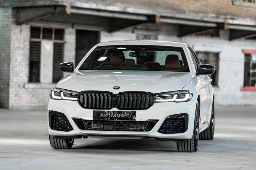 BMW 5 Series 2021 ra mắt tại Malaysia, giá từ 76.773 USD 2021-bmw-530e-m-sport-facelift-malaysia-launch-2-850x567.jpg