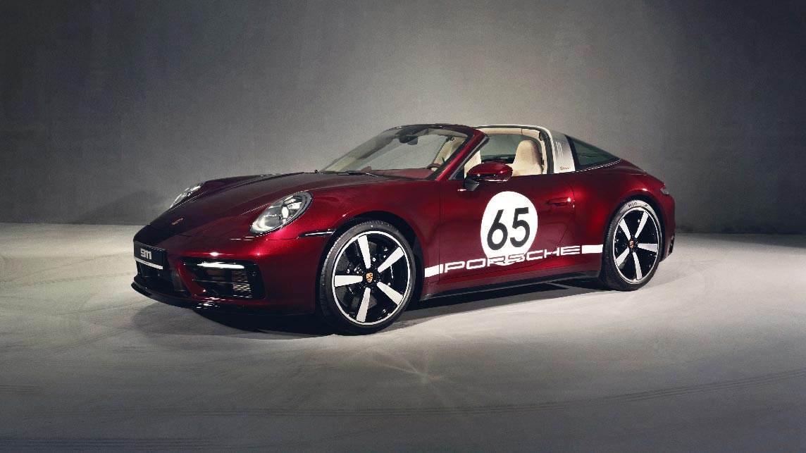 Porsche 911 Targa 4S Heritage Design có giá hơn 11,5 tỷ đồng tại Việt Nam