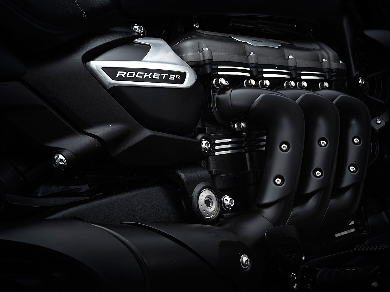 14-triumph-rocket-3-r-black-price-reveal.jpeg