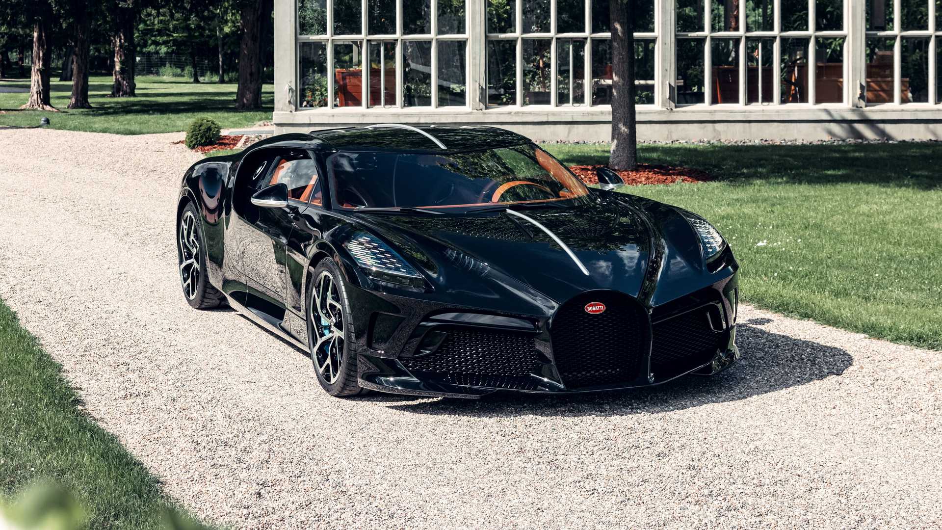 bugatti-la-voiture-noire-definitive1.jpeg