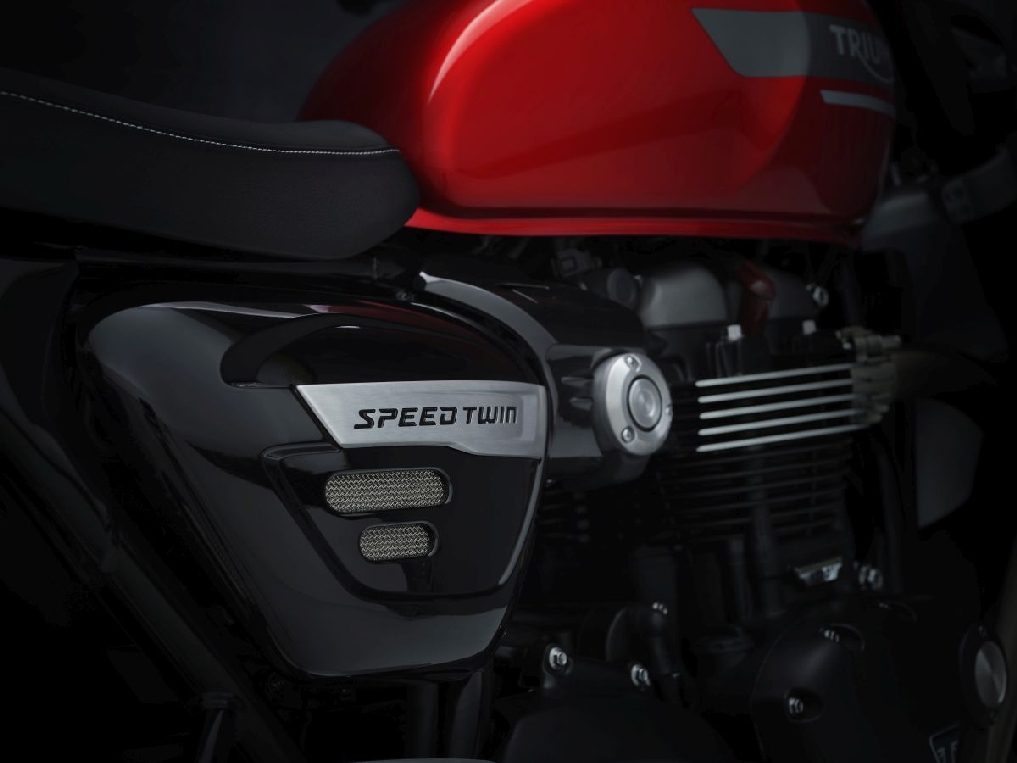 Triumph Speed Twin 2021 chính thức ra mắt với nhiều nâng cấp đáng giá Triumph Speed Twin 2021 chia sẻ cùng nền tảng động cơ với chiếc Thruxton R nhưng đã được tinh chỉnh lại để đáp ứng tiêu chuẩn Euro 5..jpg